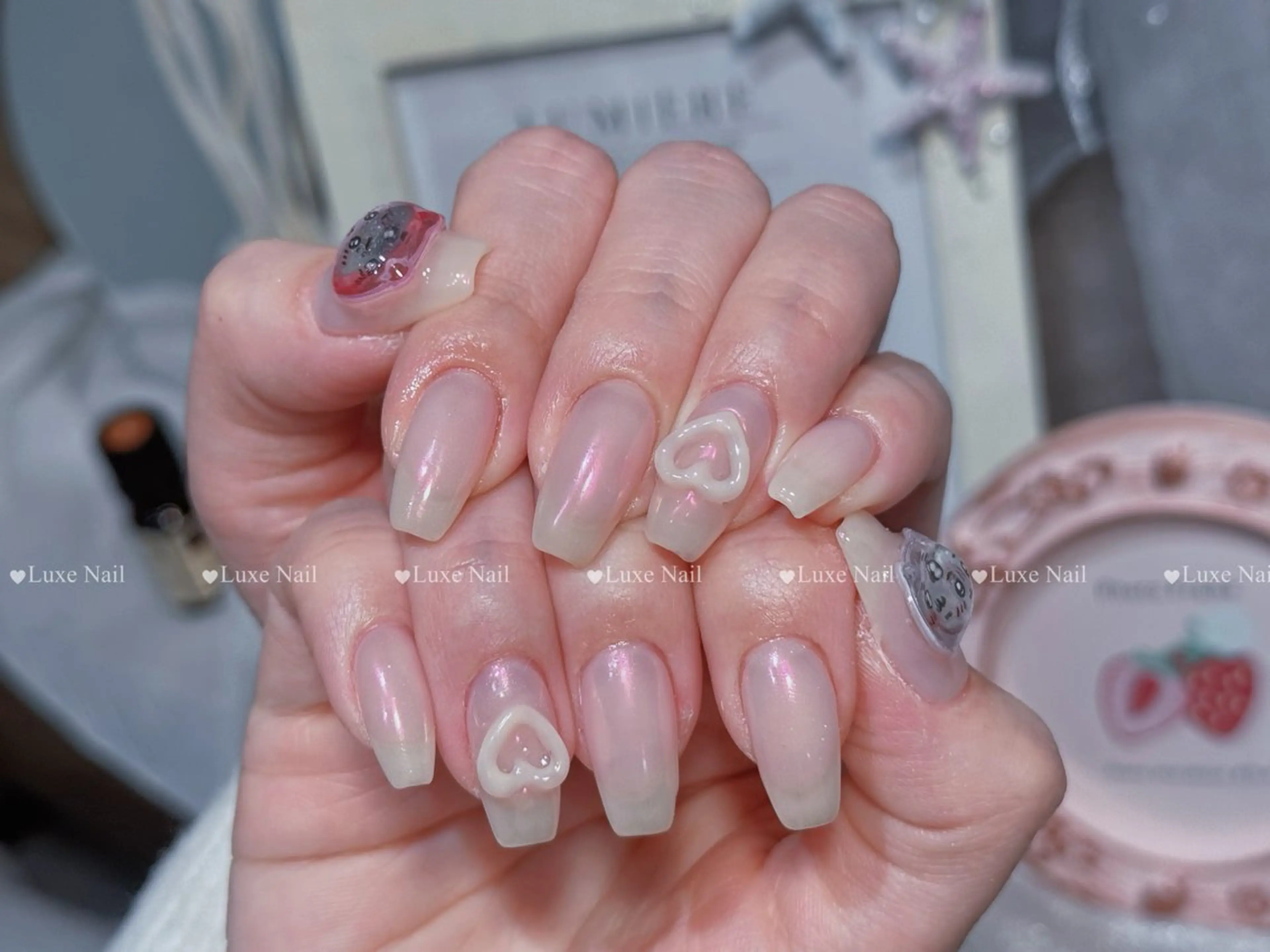 ネイル フラッシュネイル フットネイル フレンチネイル ジェルネイル ガラスフレンチ ハンドネイル ハンドケア Luxe Nail Salonのネイルデザイン