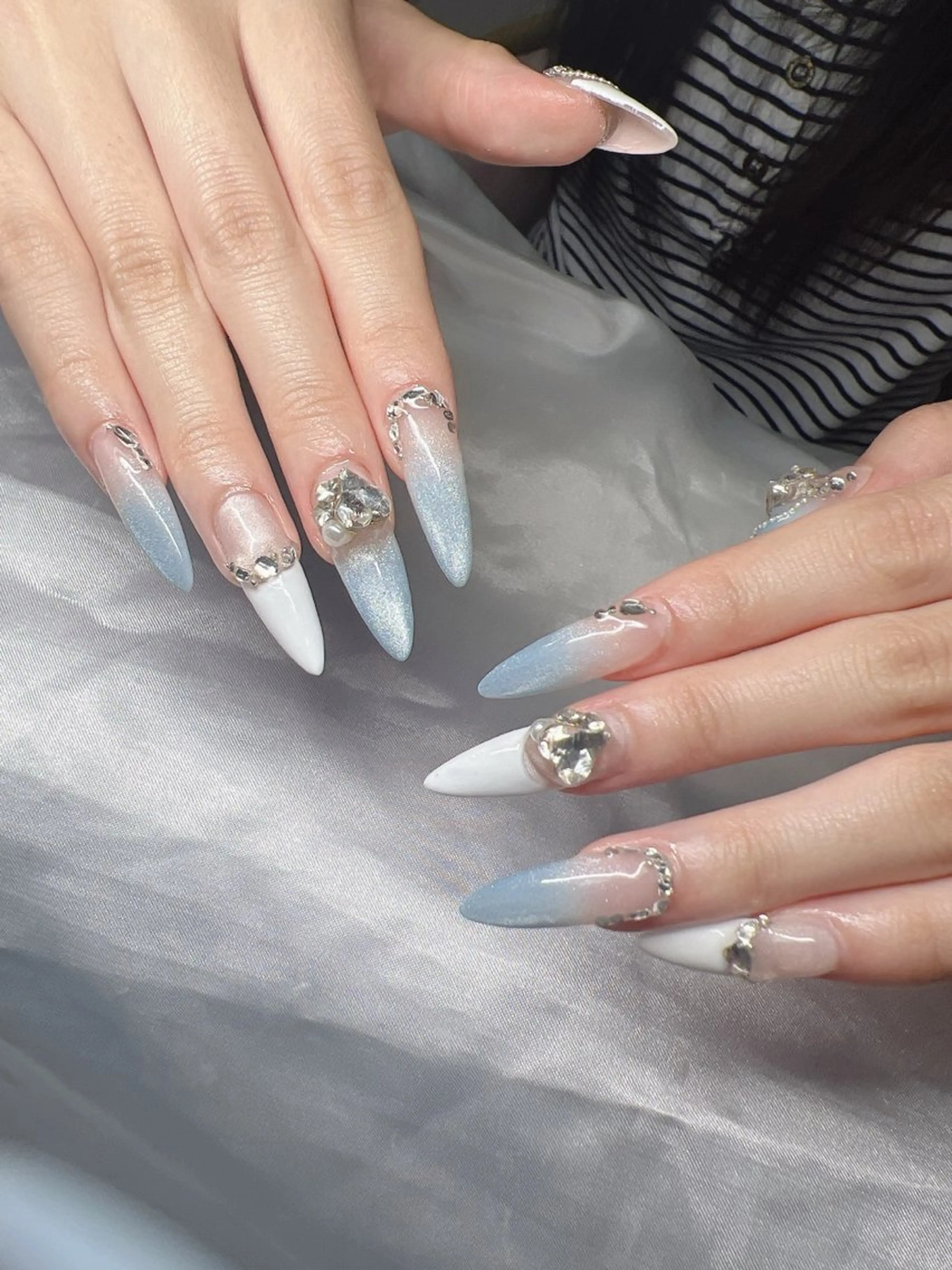 ネイル 長さ出し グラデーション 卒業式 キラキラネイル マグネットネイル ハンドネイル Lee Nailsのネイルデザイン