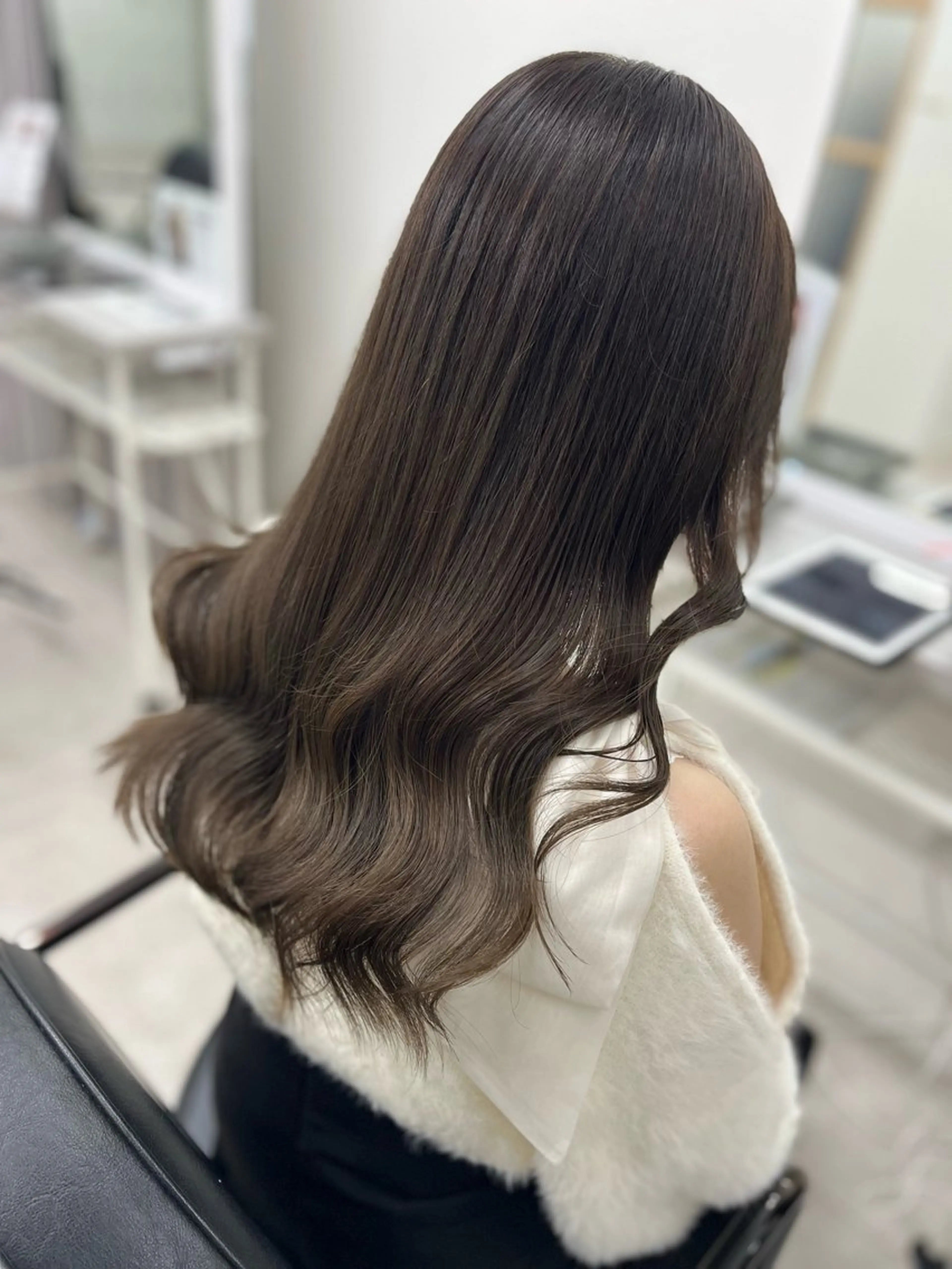 ロング カラー ベージュカラー オリーブベージュ カット ヘアカラー トリートメント 🫧ぷる艶カラー🫧 Yuubi🦩のヘアスタイル