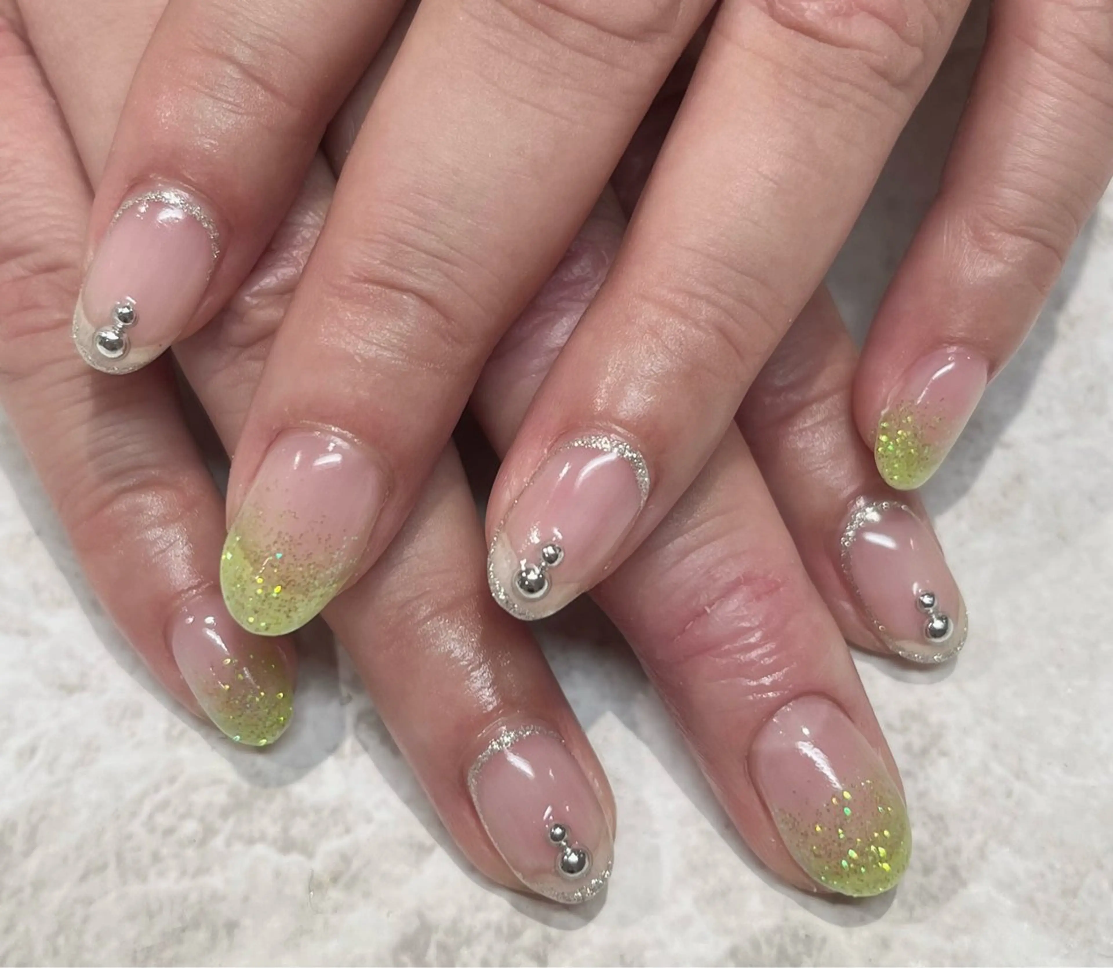 ネイル ハンドネイル 志形 彩音のネイルデザイン