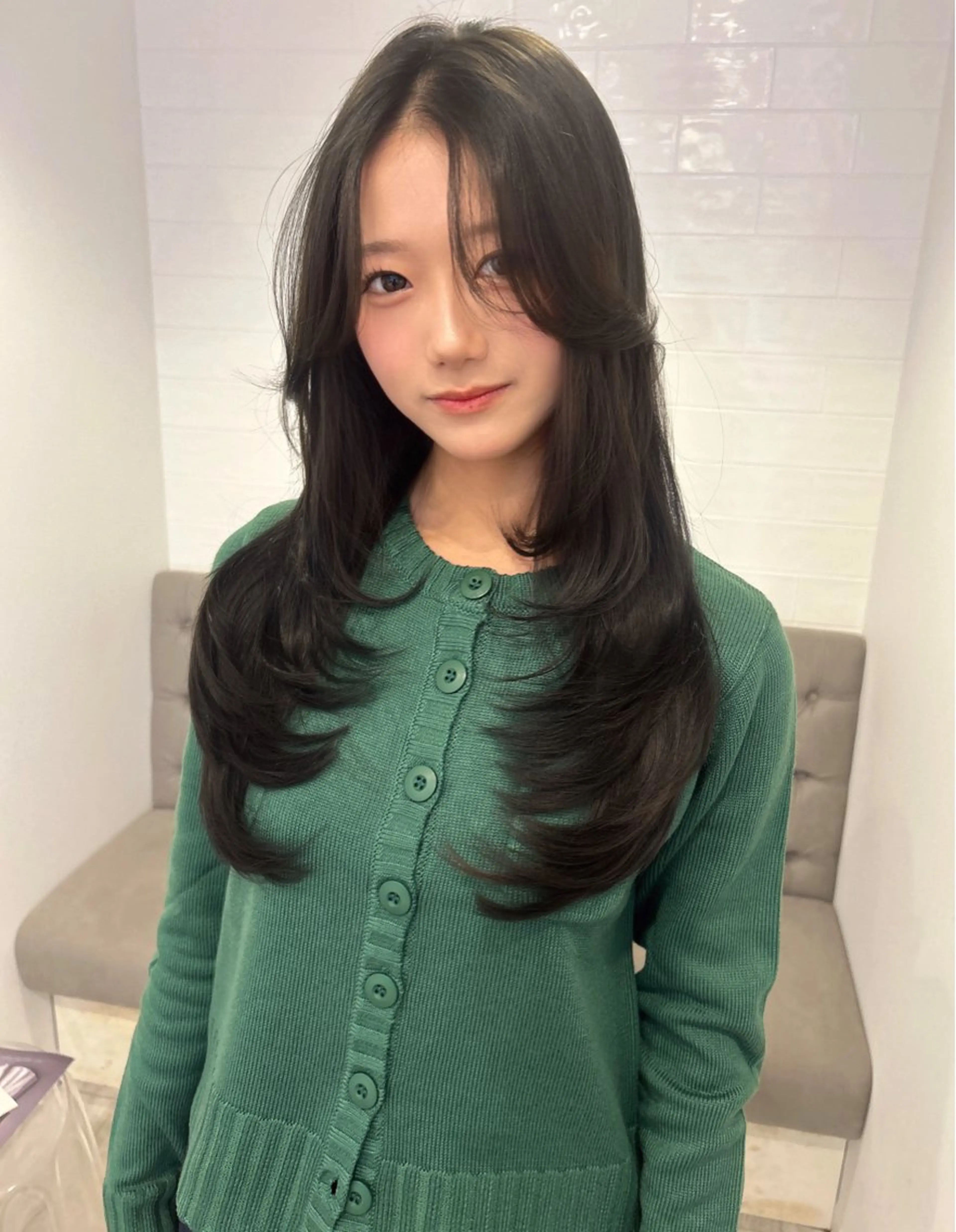 ロング カラー かきあげバング カット ヘアカラー トリートメント レイヤーカット/長岡 グレージュ/マユ🎀のヘアスタイル