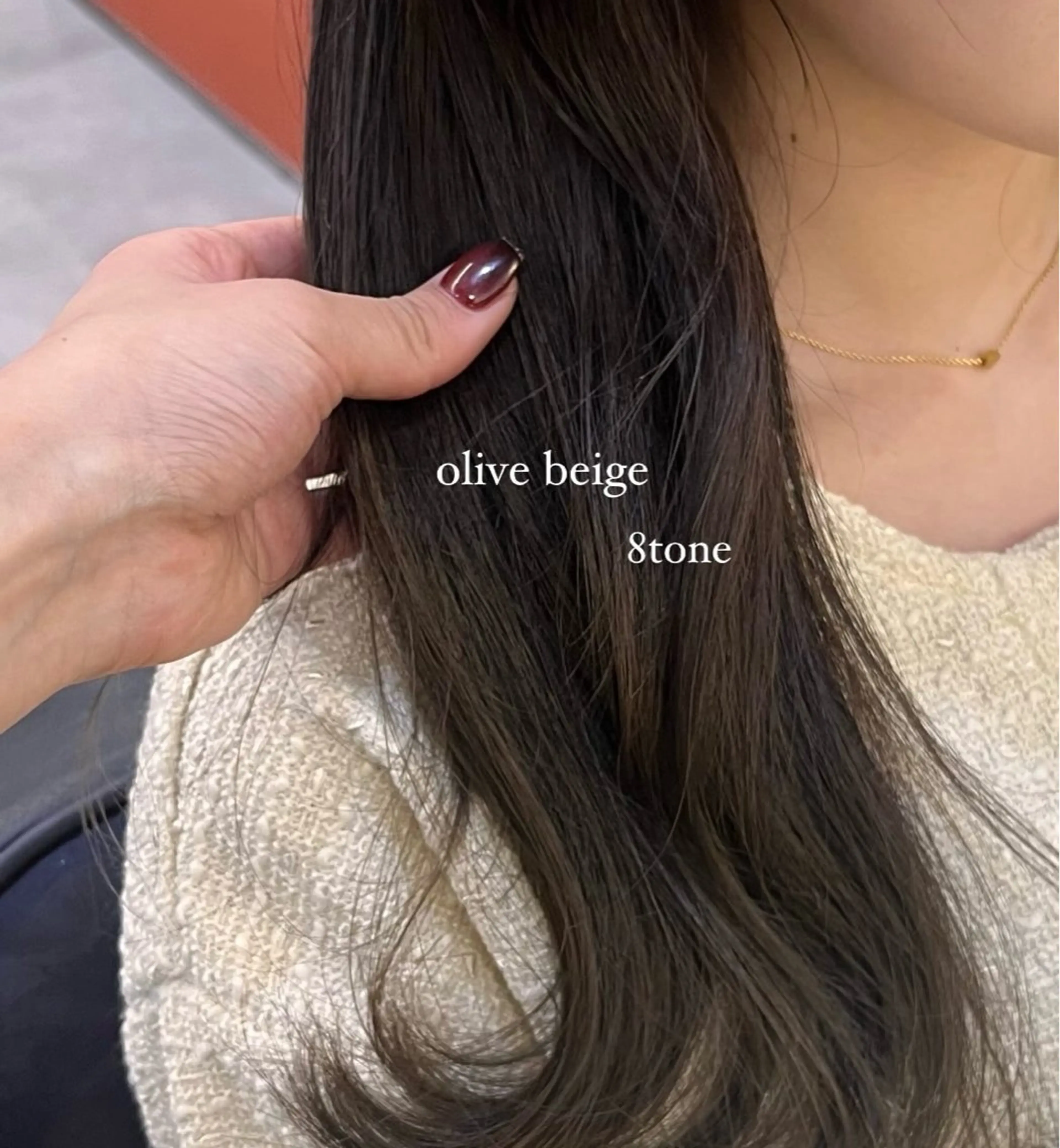 ロング ブリーチなしカラー /ベージュカラーのヘアスタイル