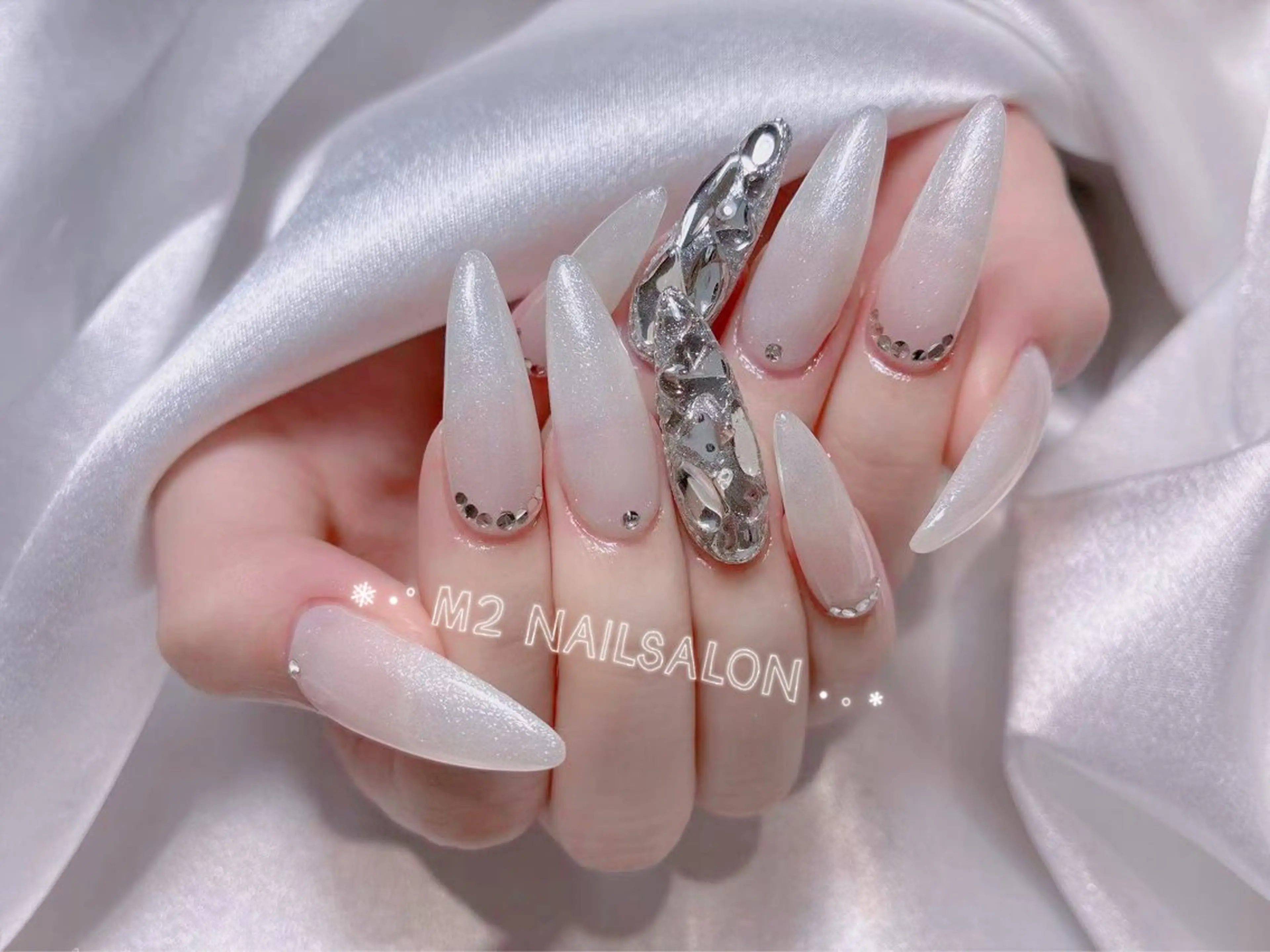 ネイル アートネイル フラッシュネイル フラッシュマグ フットネイル ジェルネイル ハンドネイル 長さだし専門店 M2 rikaのネイルデザイン