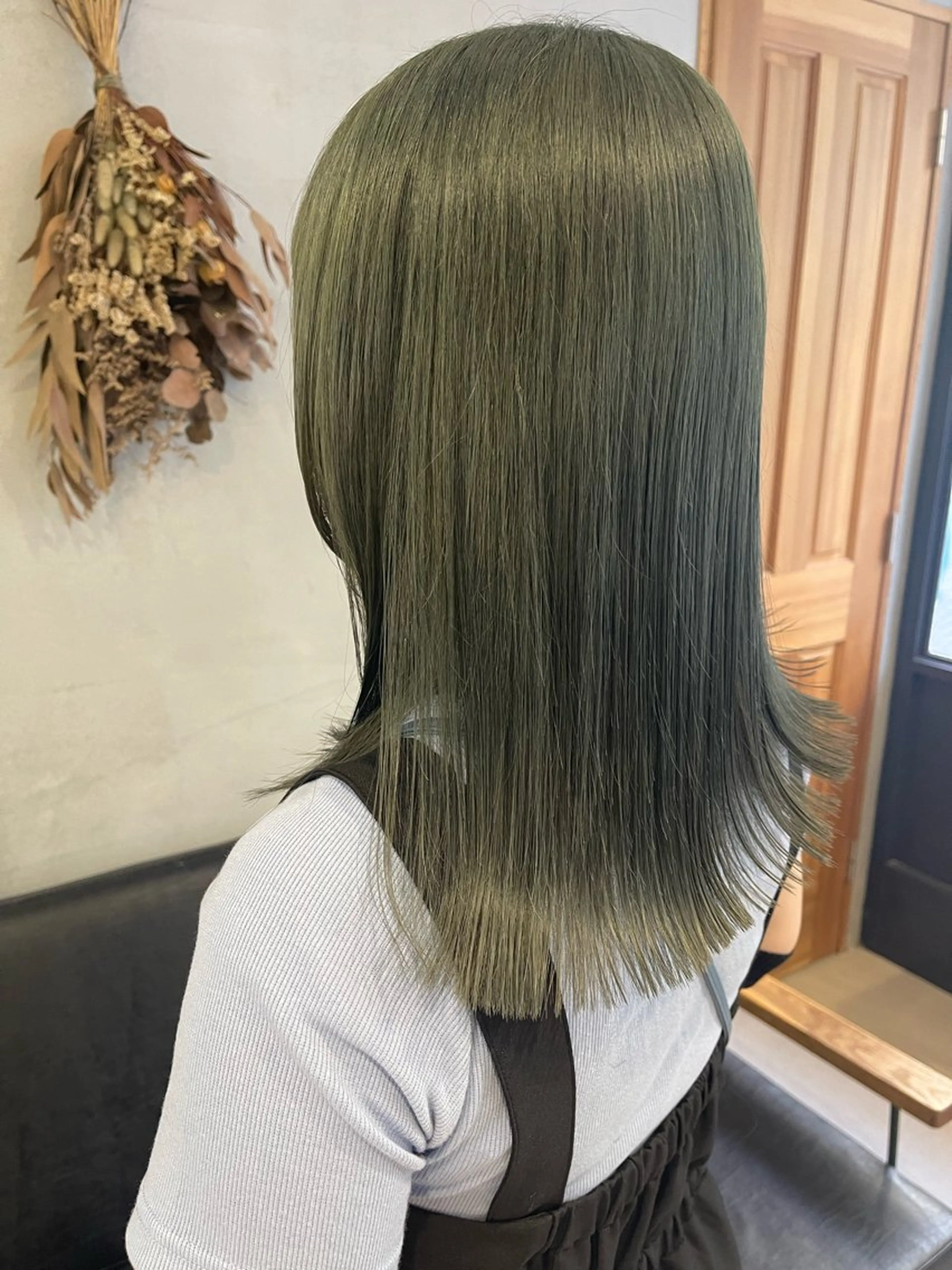 ミディアム カラー 吉成 祐南のヘアスタイル