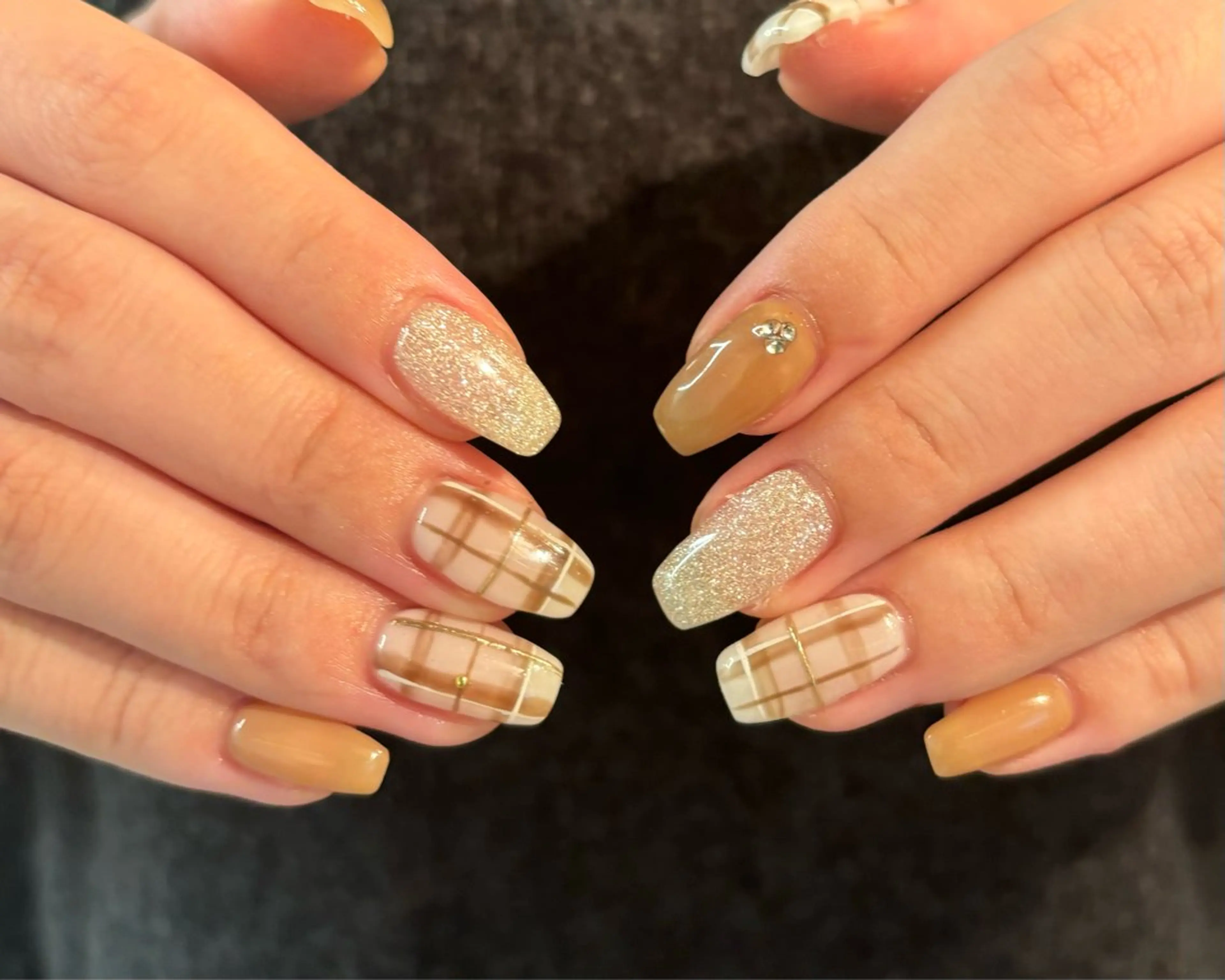 ネイル ブラウン キラキラネイル ハンドネイル era Sahoのネイルデザイン