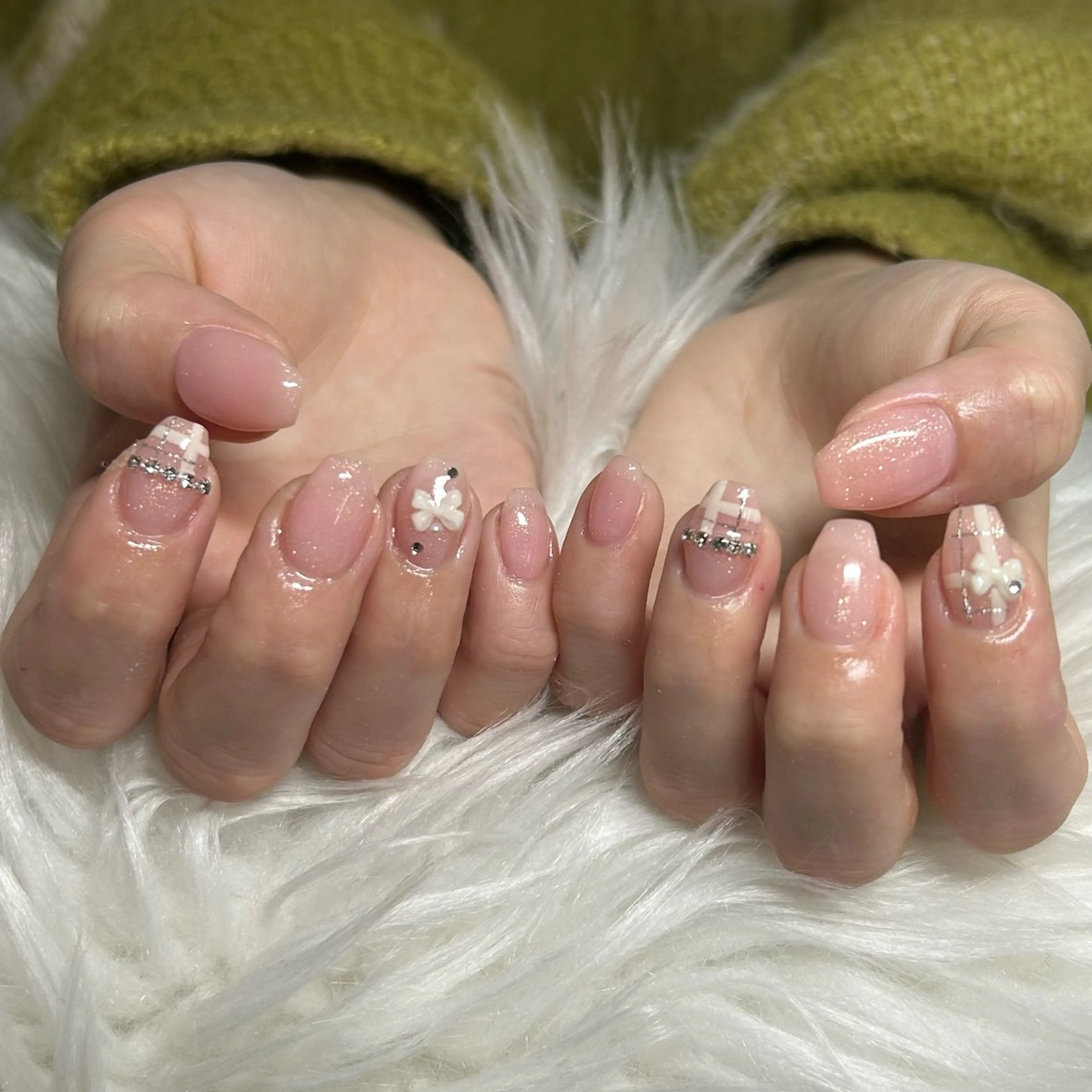 ネイル リボン ハンドネイル y’s  beauty  本町店所属・y’sbeauty 本町店のネイルデザイン