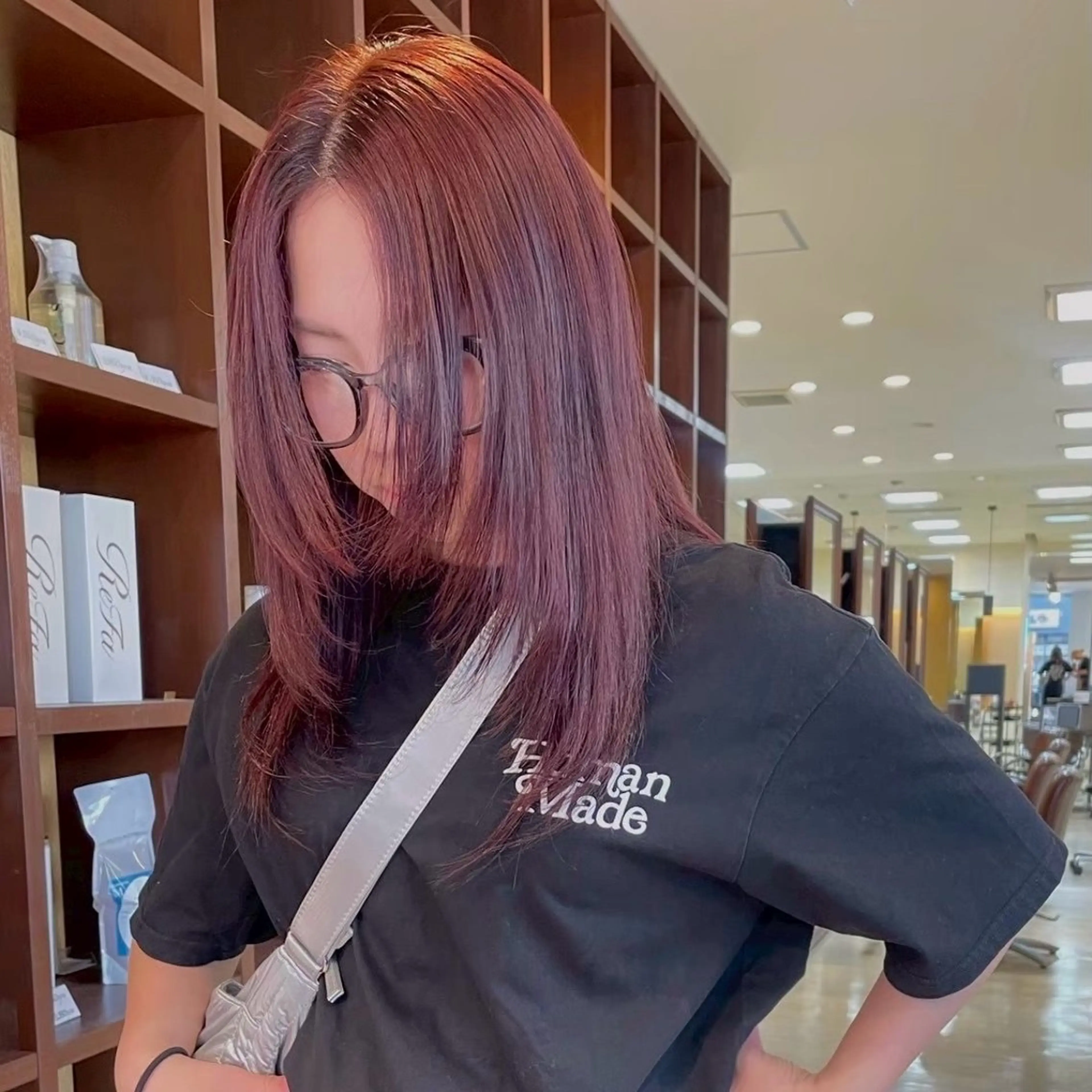 セミロング カラー 濱田 妃香のヘアスタイル