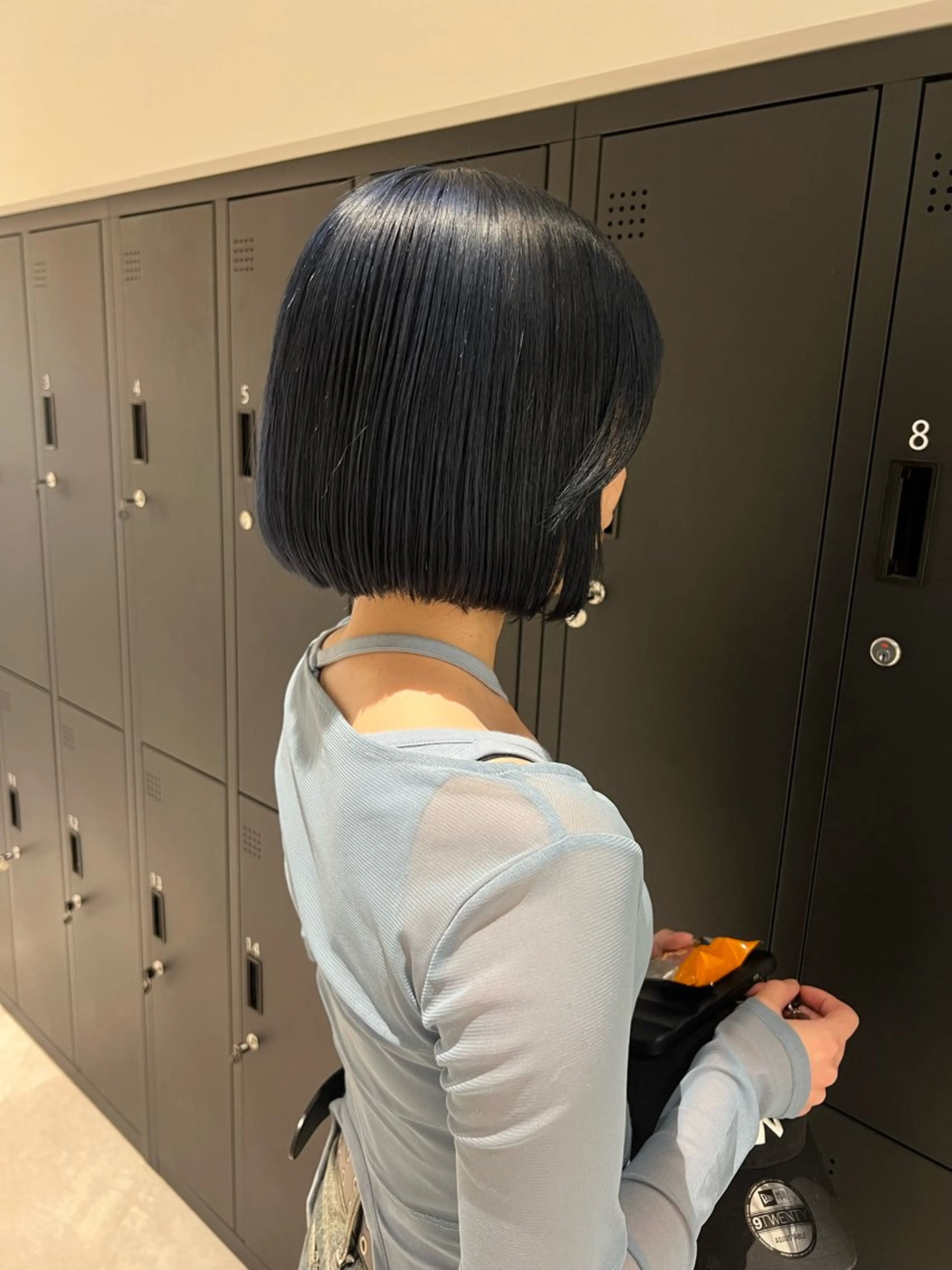 ショート カラー ヘアアレンジ ブリーチ ブルーカラー ネイビーカラー カット ヘアカラー トリートメント 暗髪カラー🫐パーマ おくだりんかのヘアスタイル