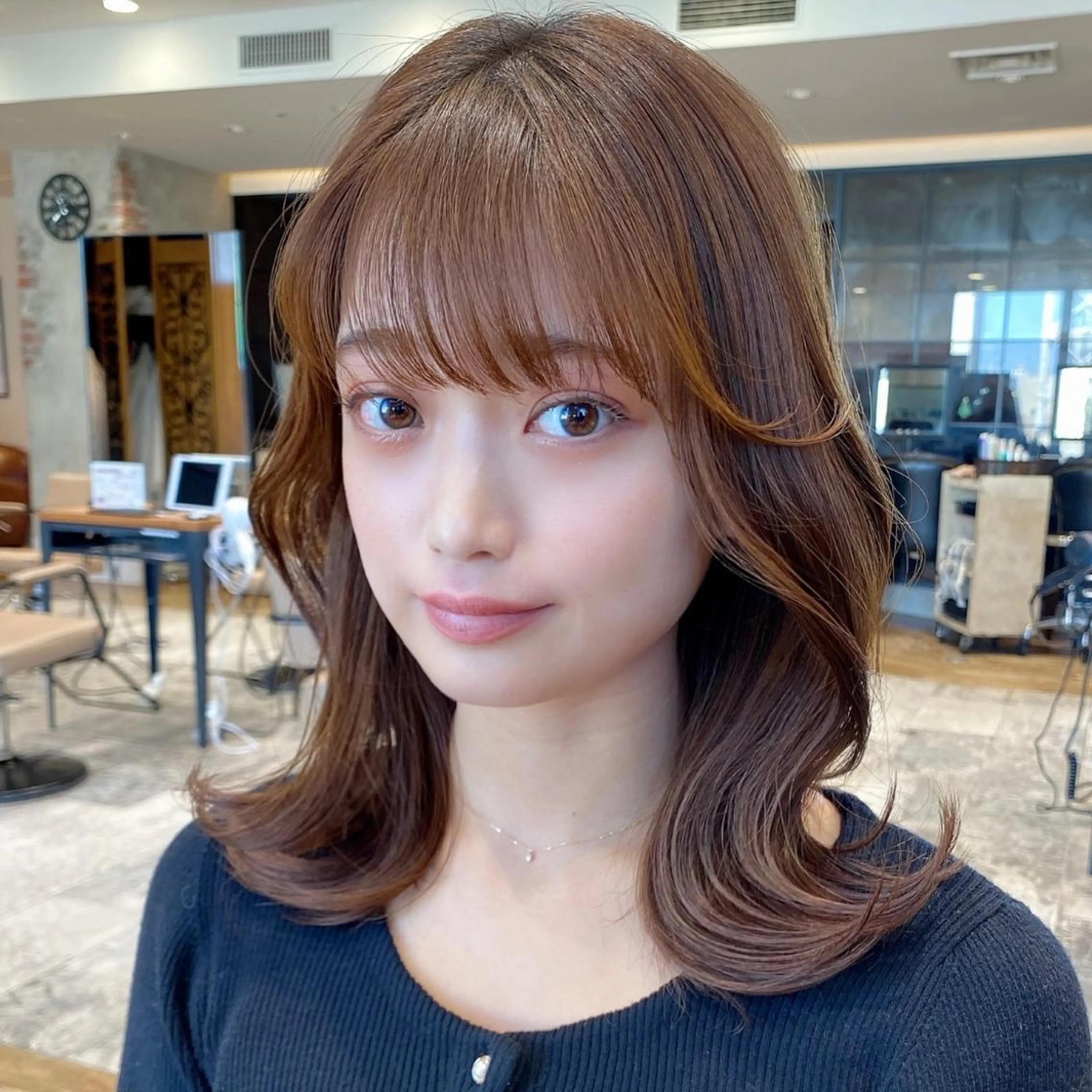 ミディアム カラー パーマ ミディアムパーマ 透明感カラー グレージュ くびれヘア 韓国風ヘア カット パーマ トリートメント モテ髪×トレンド💕 小顔レイヤー 金井のヘアスタイル