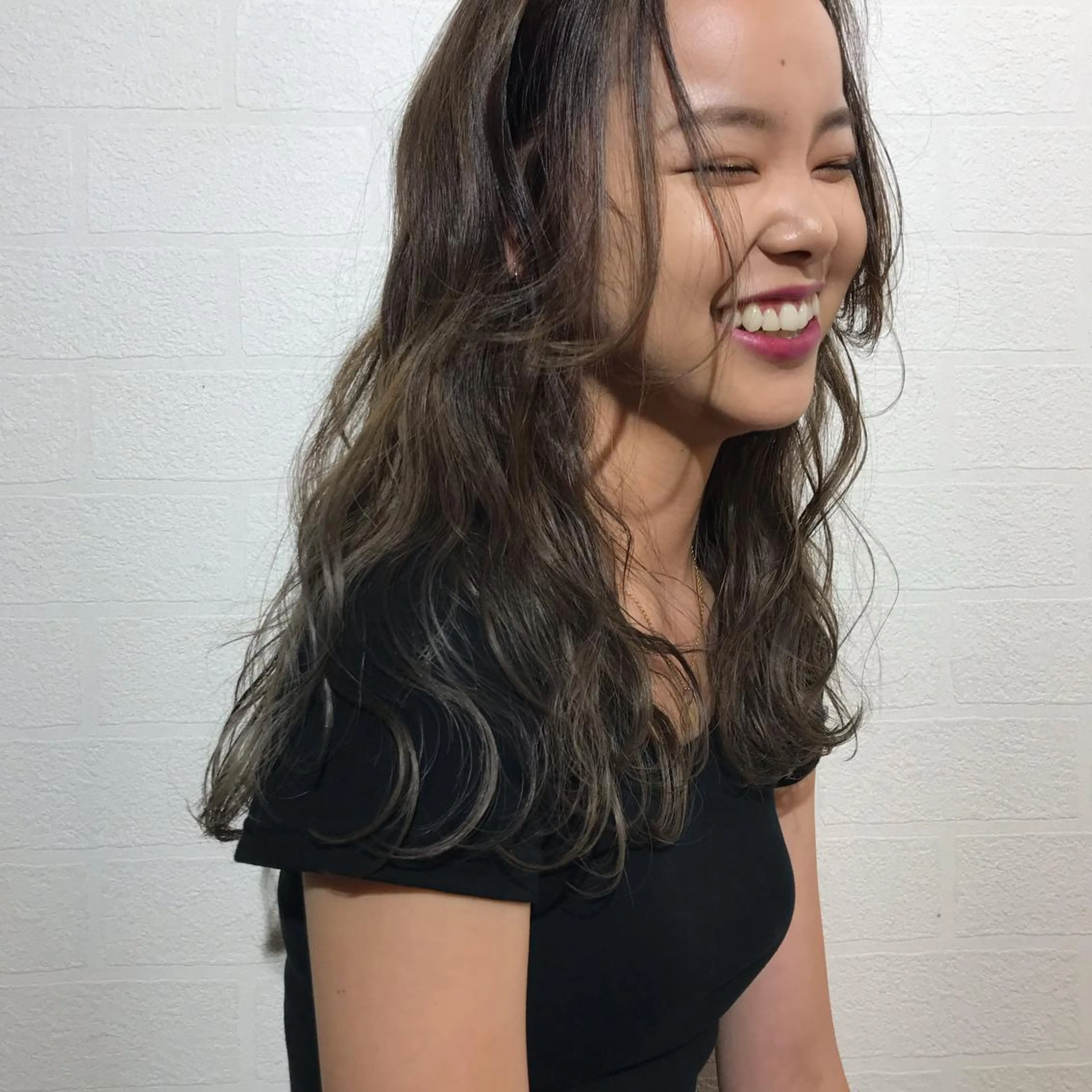 ヘアカラー & トリートメントの写真