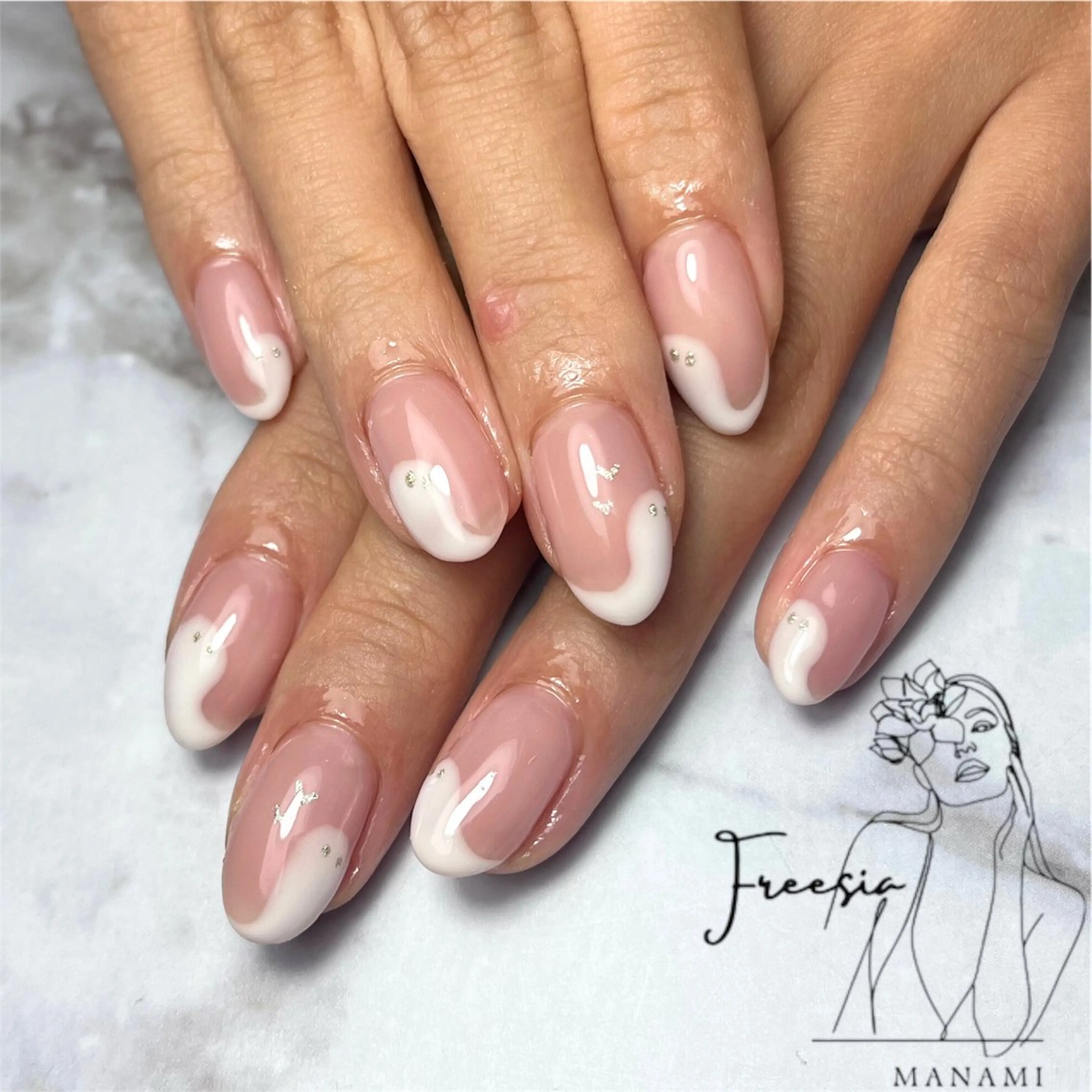 ネイル フレンチネイル ハロウィン ラメ(グリッター) シルバー ハンドネイル freesia Manamiのネイルデザイン