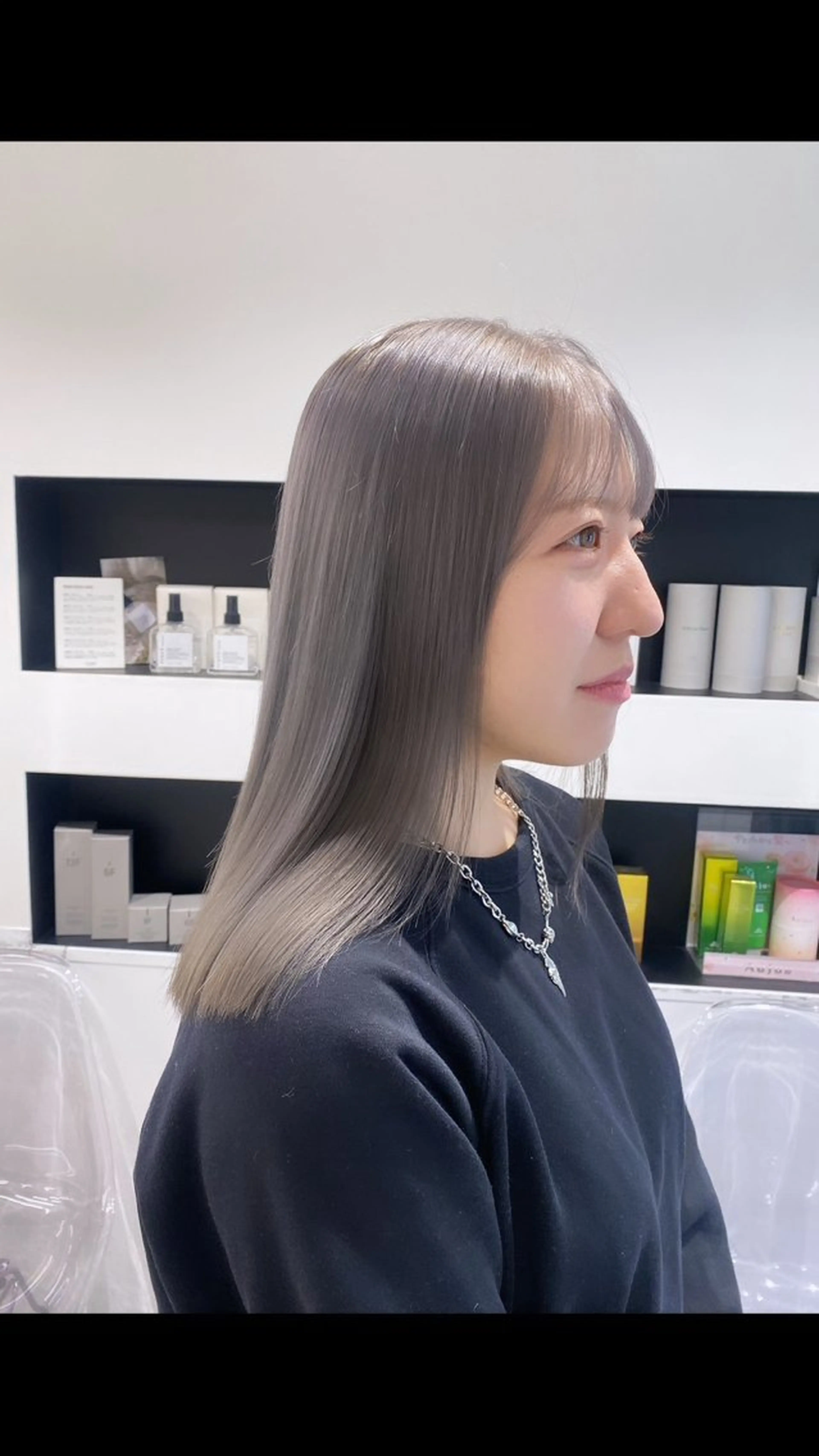 セミロング カラー ブリーチ ケアブリーチ 透明感カラー ハイトーンカラー 韓国風カラー emu所属・けいこ🍊ニュアンス ネイル/個性派ネイルのネイルデザイン