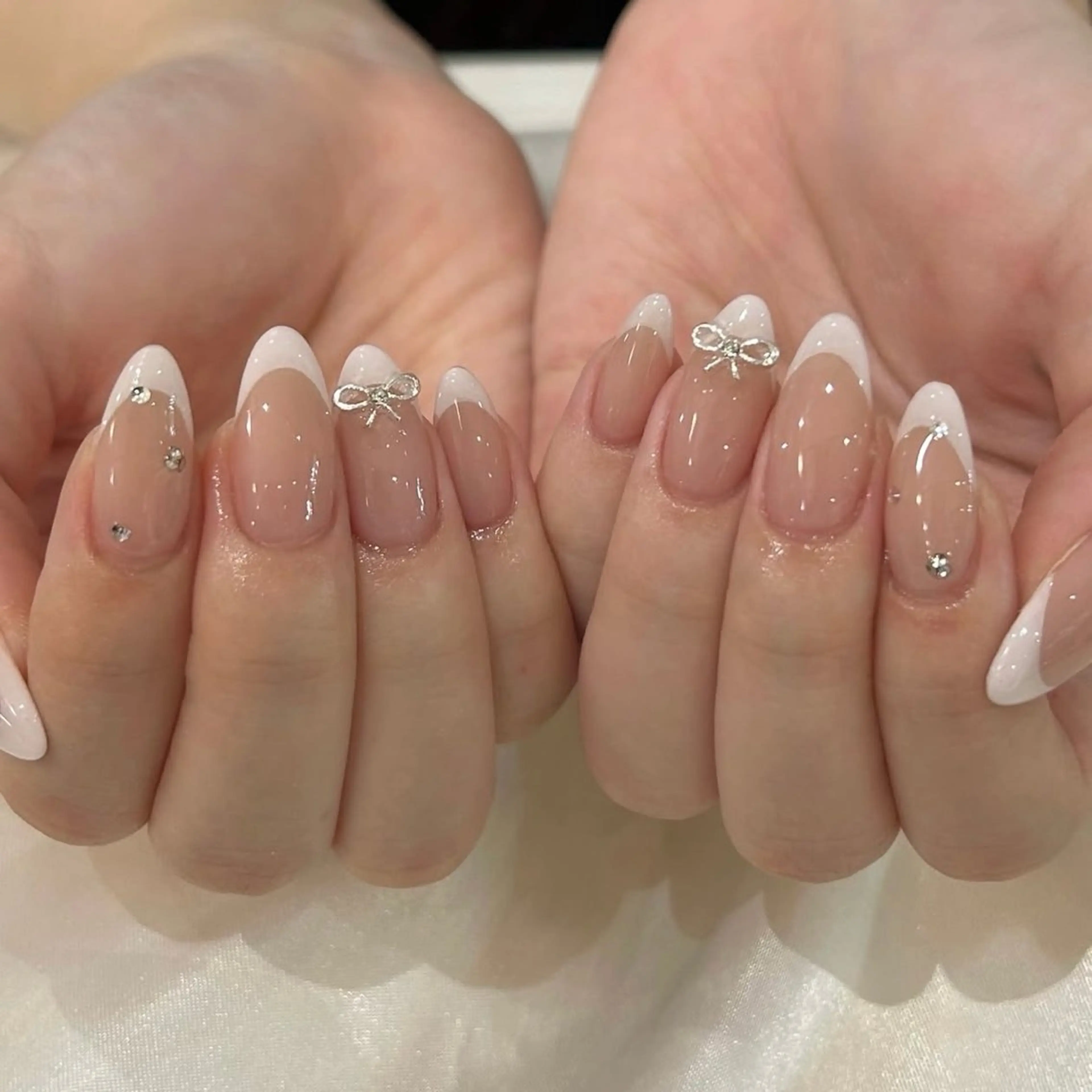 ネイル ハンドネイル Rela・S アロマリンパ、ハイパーナイフ、痩身、小顔所属・Mika 🩵のネイルデザイン