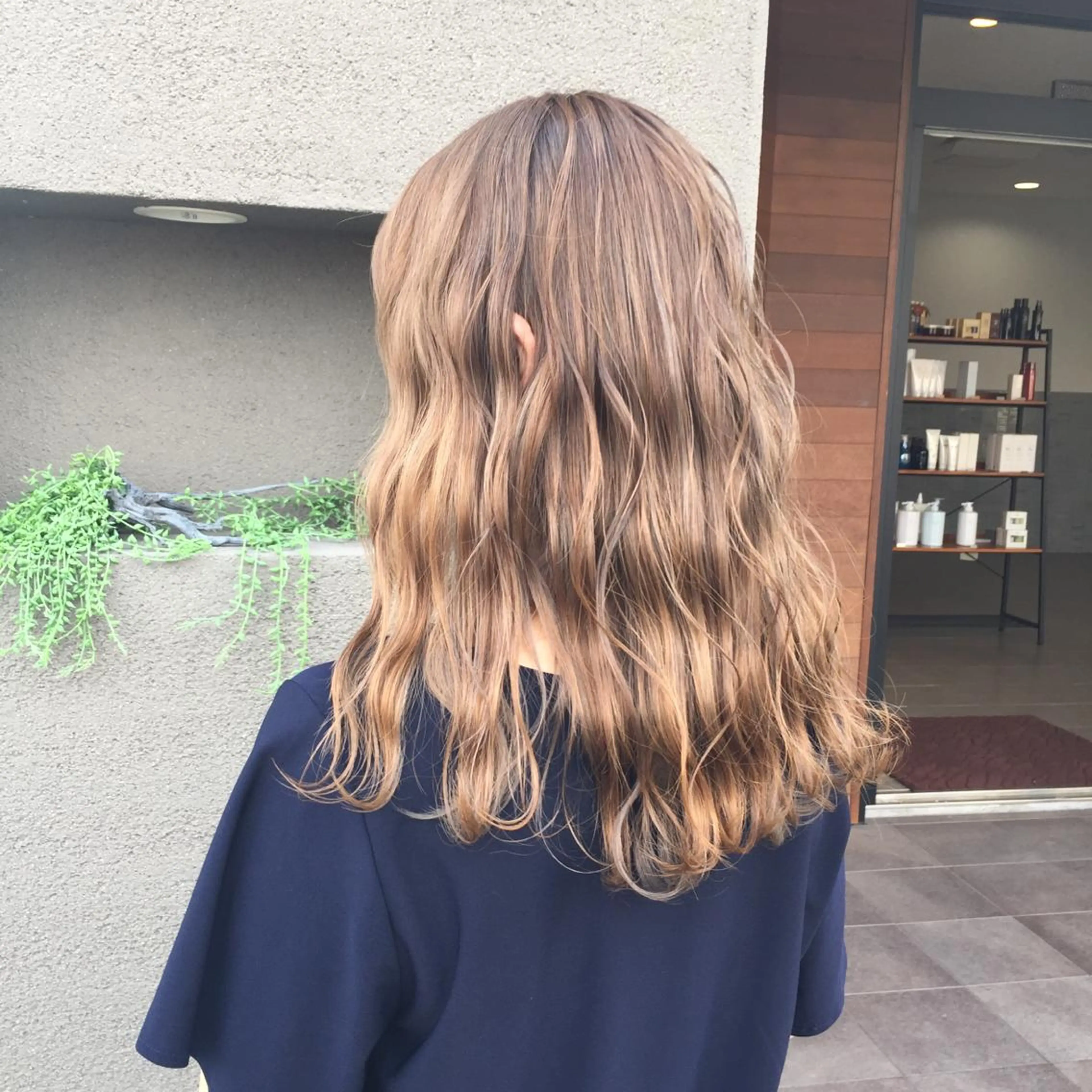 ロング maco 艶感ハイトーン🦋のヘアスタイル