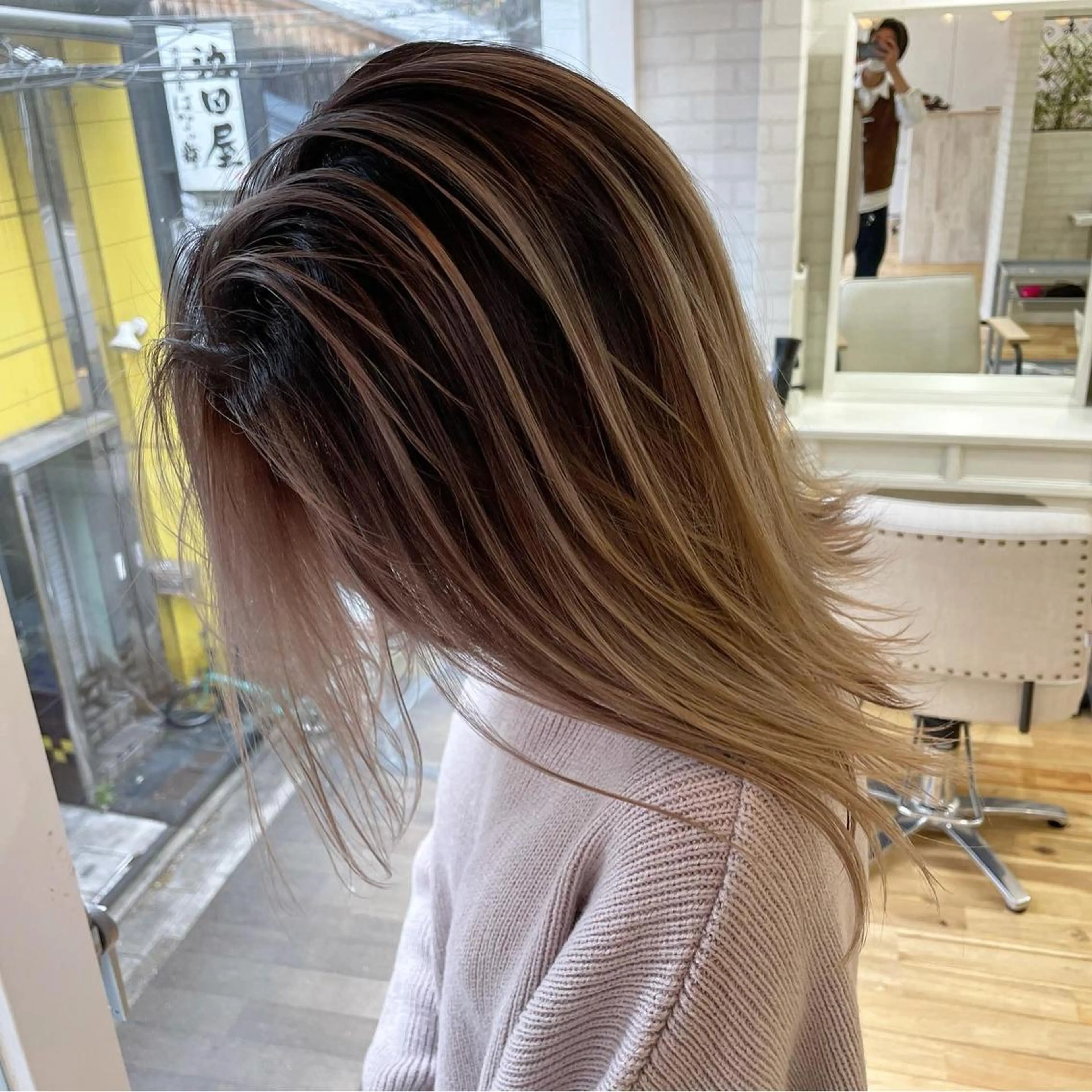 ミディアム カラー バレイヤージュ レイヤーカット ヘアカラー トリートメント Tao所属・藤川 大智のヘアスタイル