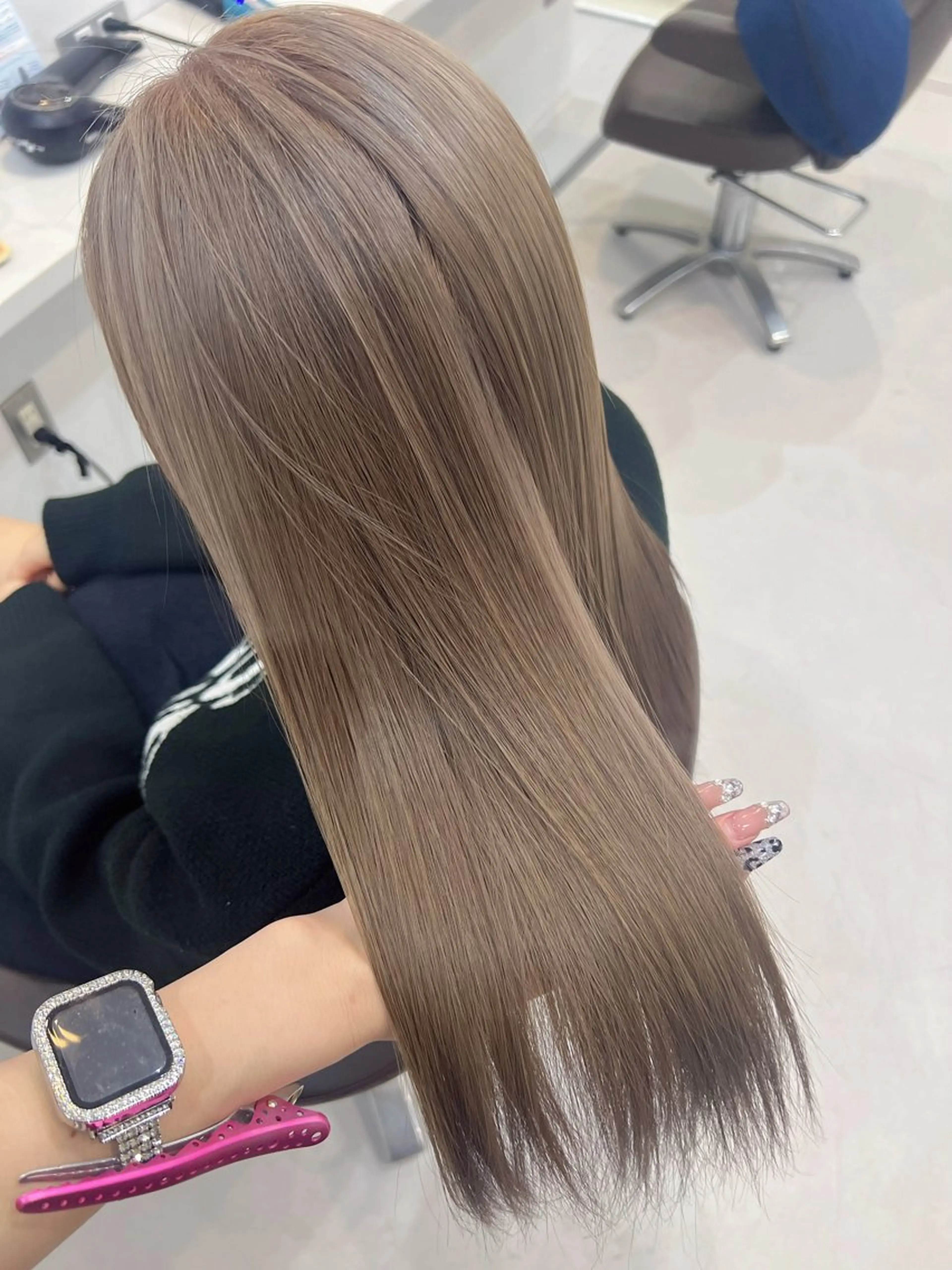 ロング カラー ベージュカラー ロルドスール所属・此川 紗良のヘアスタイル