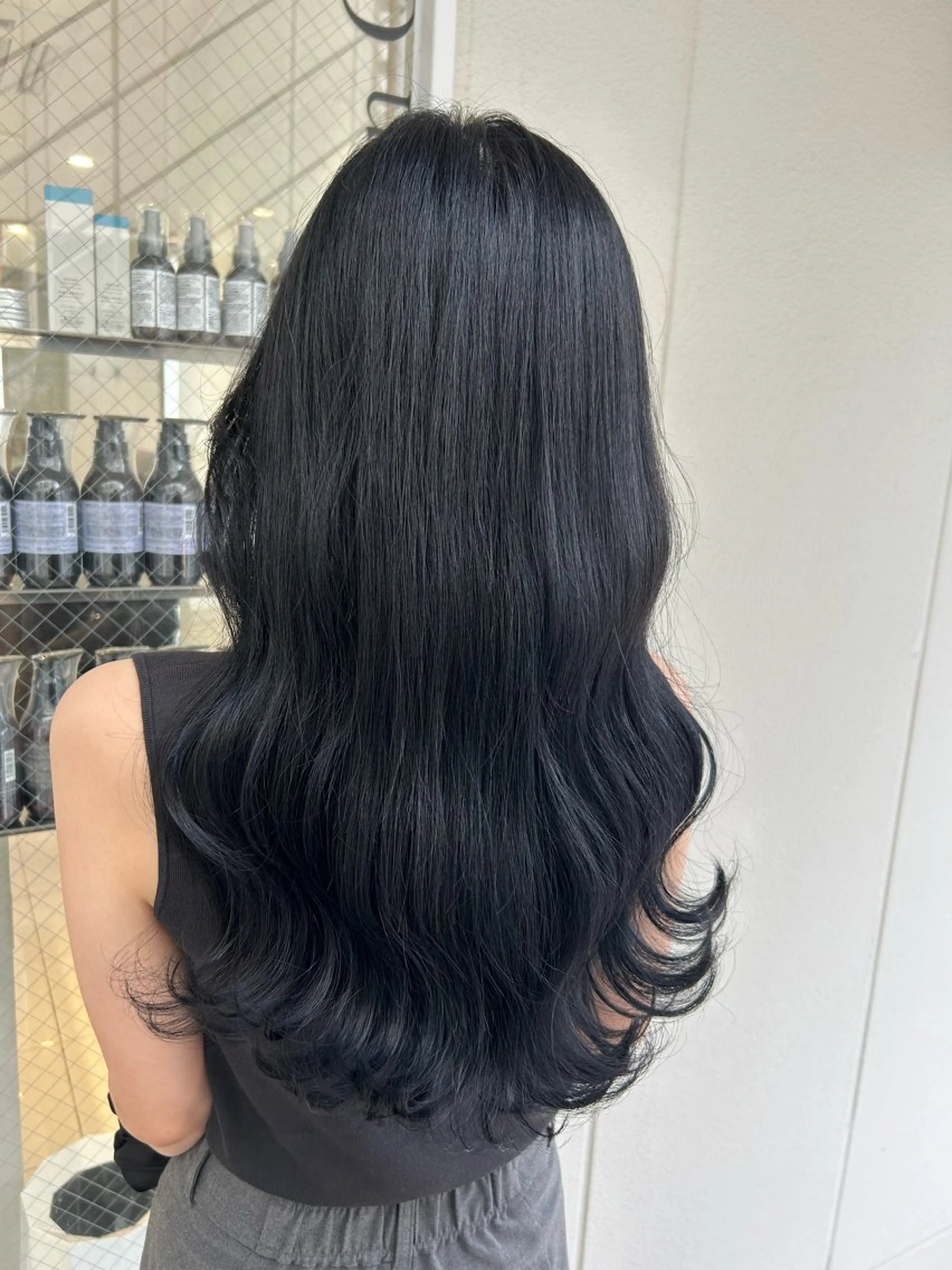 ロング カラー ヘアアレンジ 黒髪 ブルーカラー ブルーブラック 《暖色/韓国hair 》🇰🇷桑原ユキネのヘアスタイル