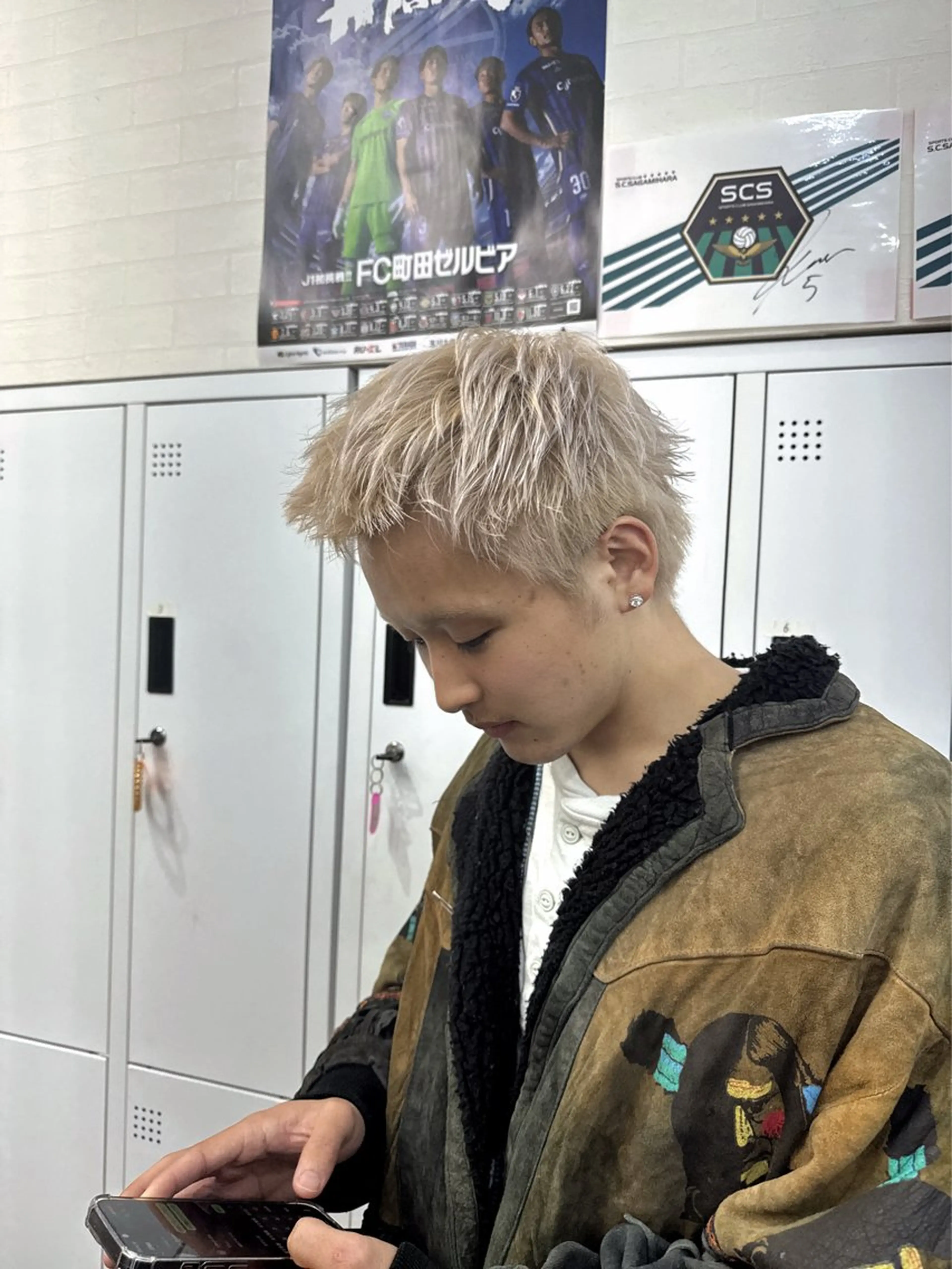 ショート メンズ apollo 横浜所属・横浜🦋ハイトーン 🫐耳つぼジュエリーのヘアスタイル