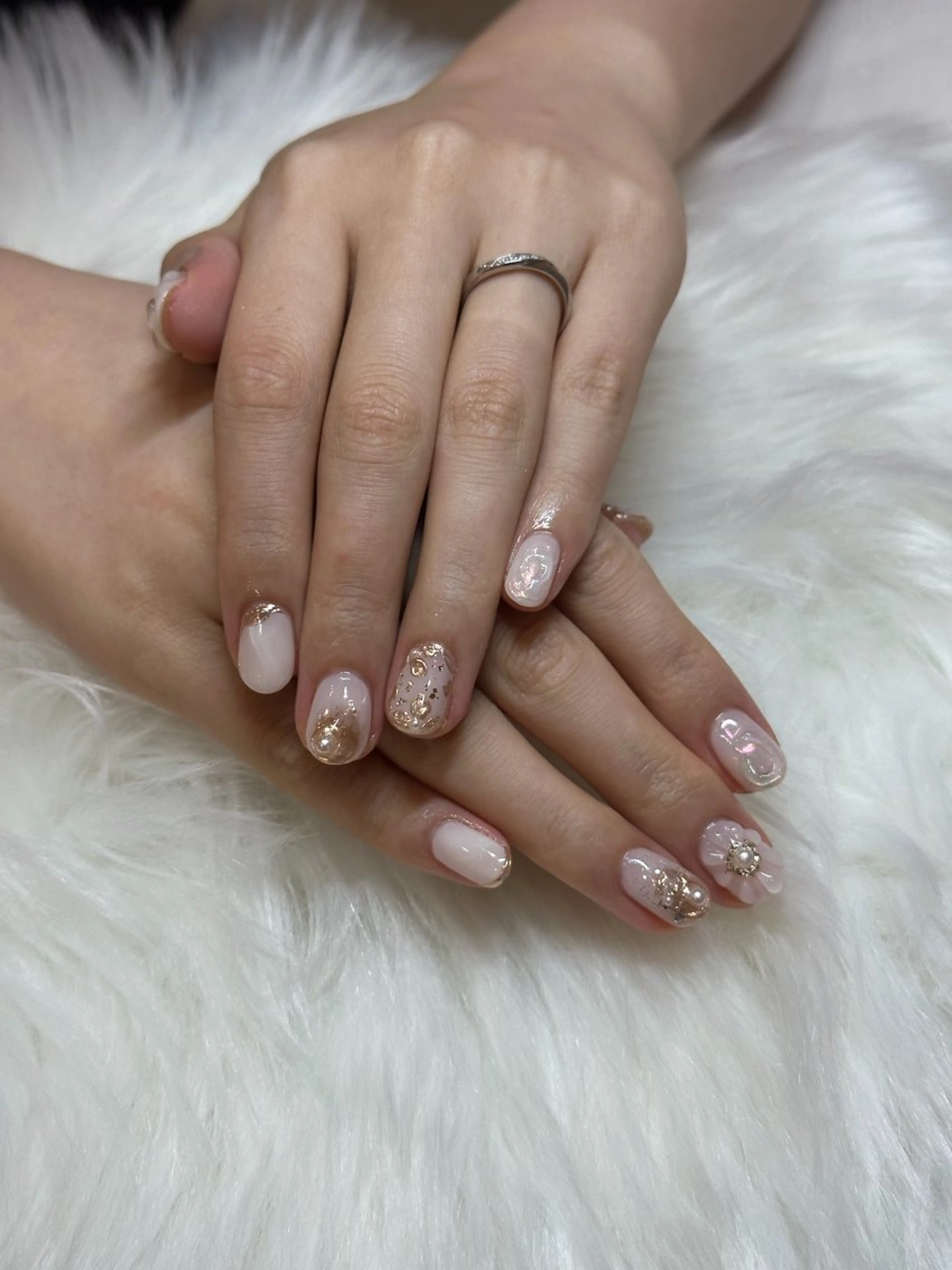 ミディアム She Nail studio原宿店所属・akari原宿 プライベートサロンのネイルデザイン