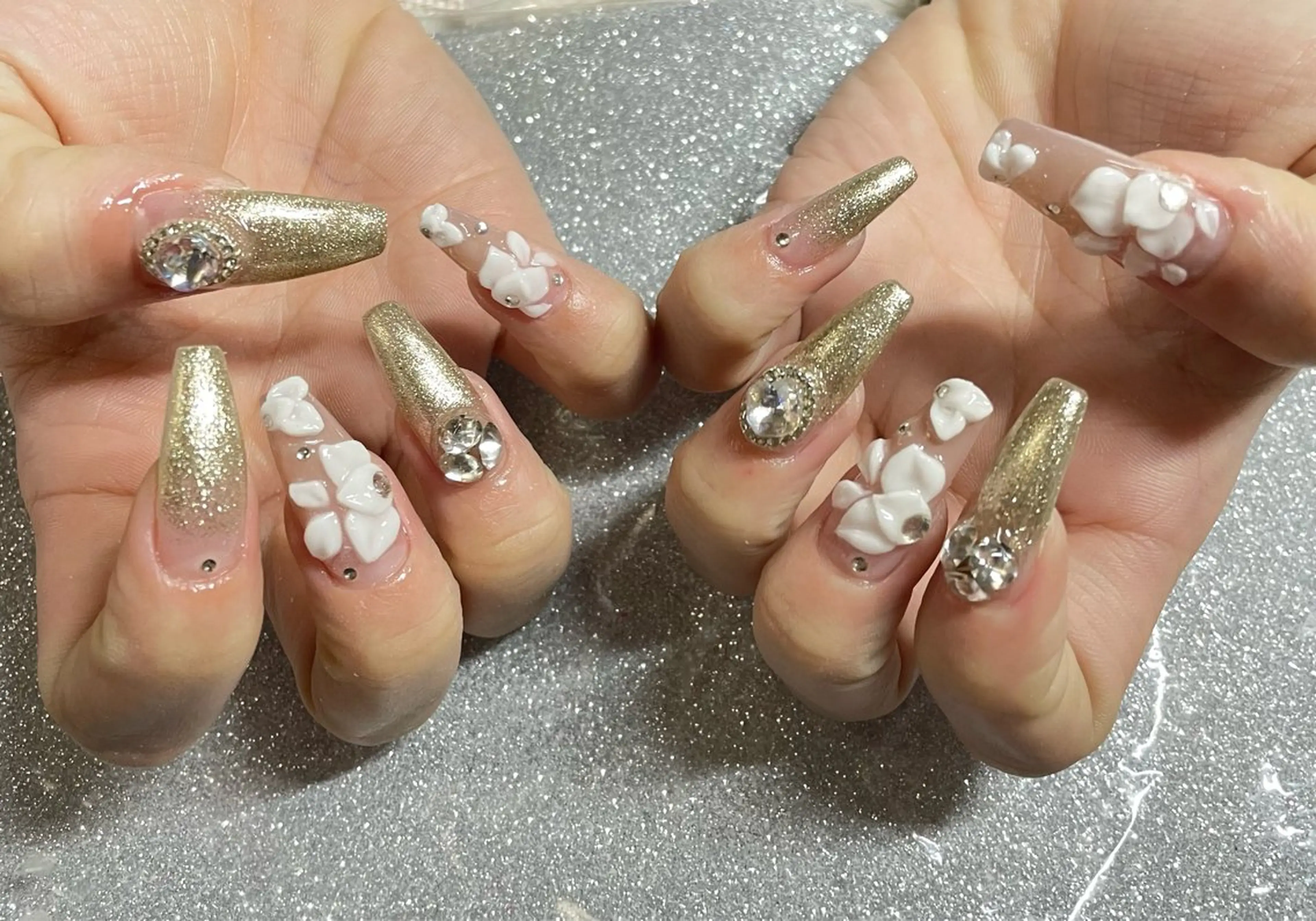 ネイル ハンドネイル VIERU 🌈🎀💖のネイルデザイン