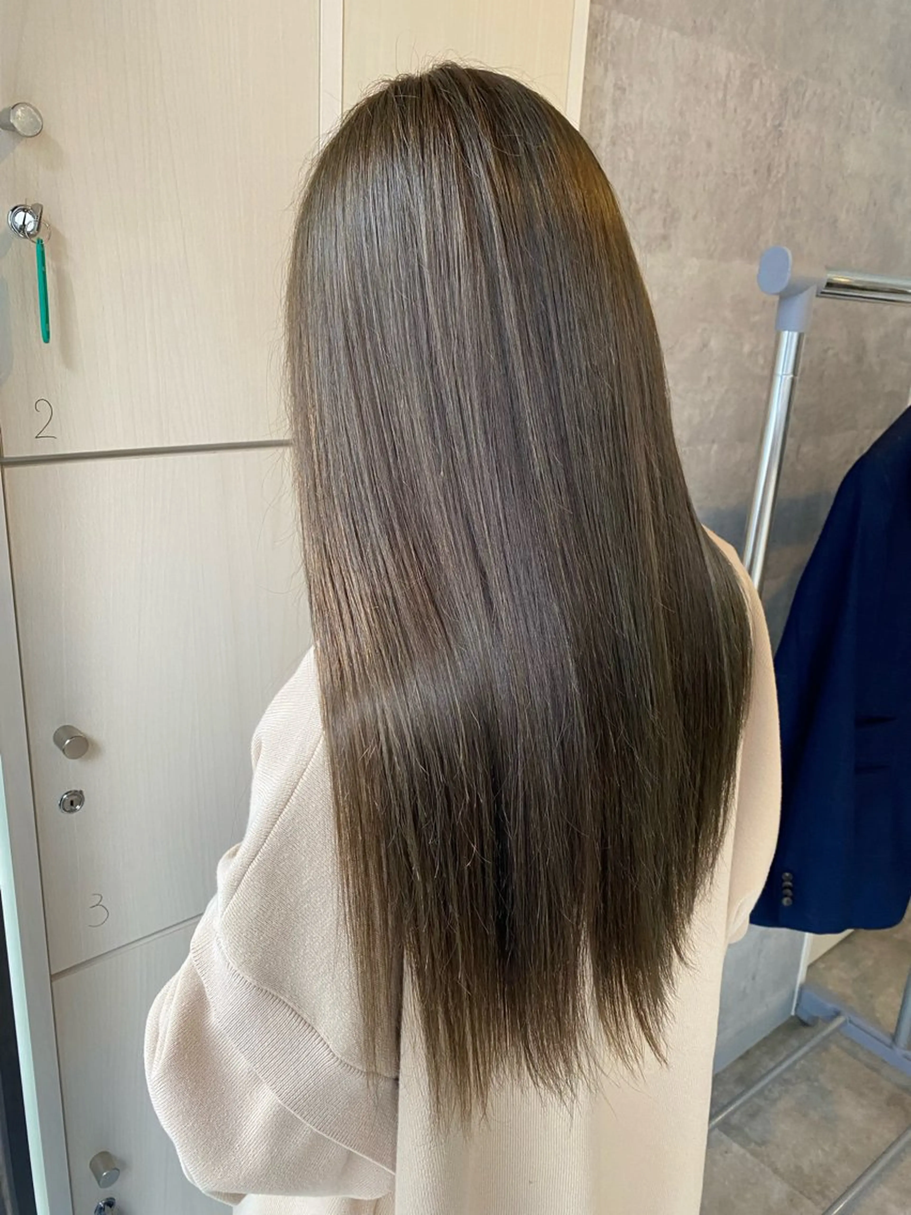 ノミネーション大宮所属・TOSHIKI/ ハイトーン/髪質改善のヘアスタイル