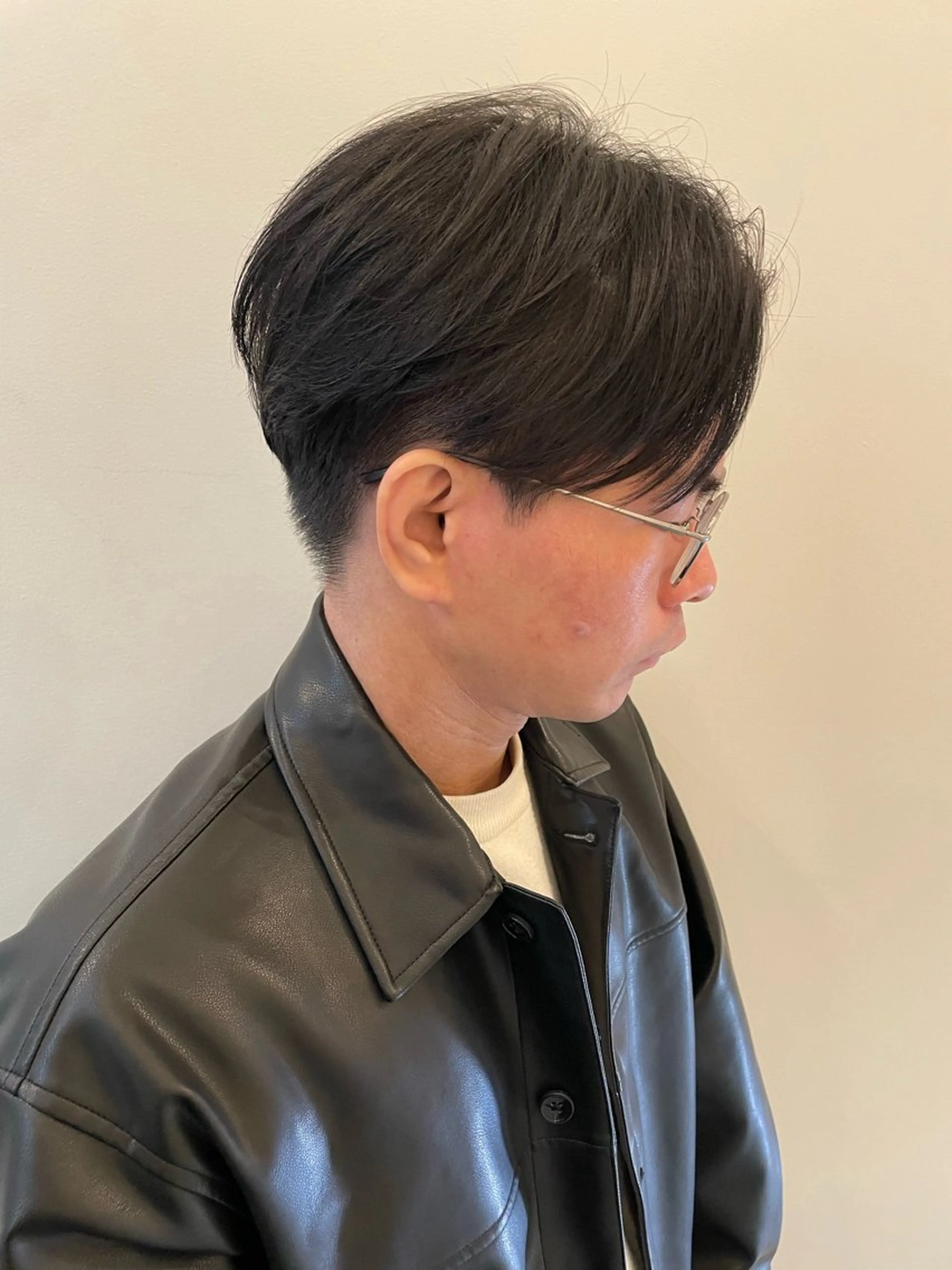 ショート カラー パーマ 黒髪 カット ニュアンスカラー🫧 加納のヘアスタイル