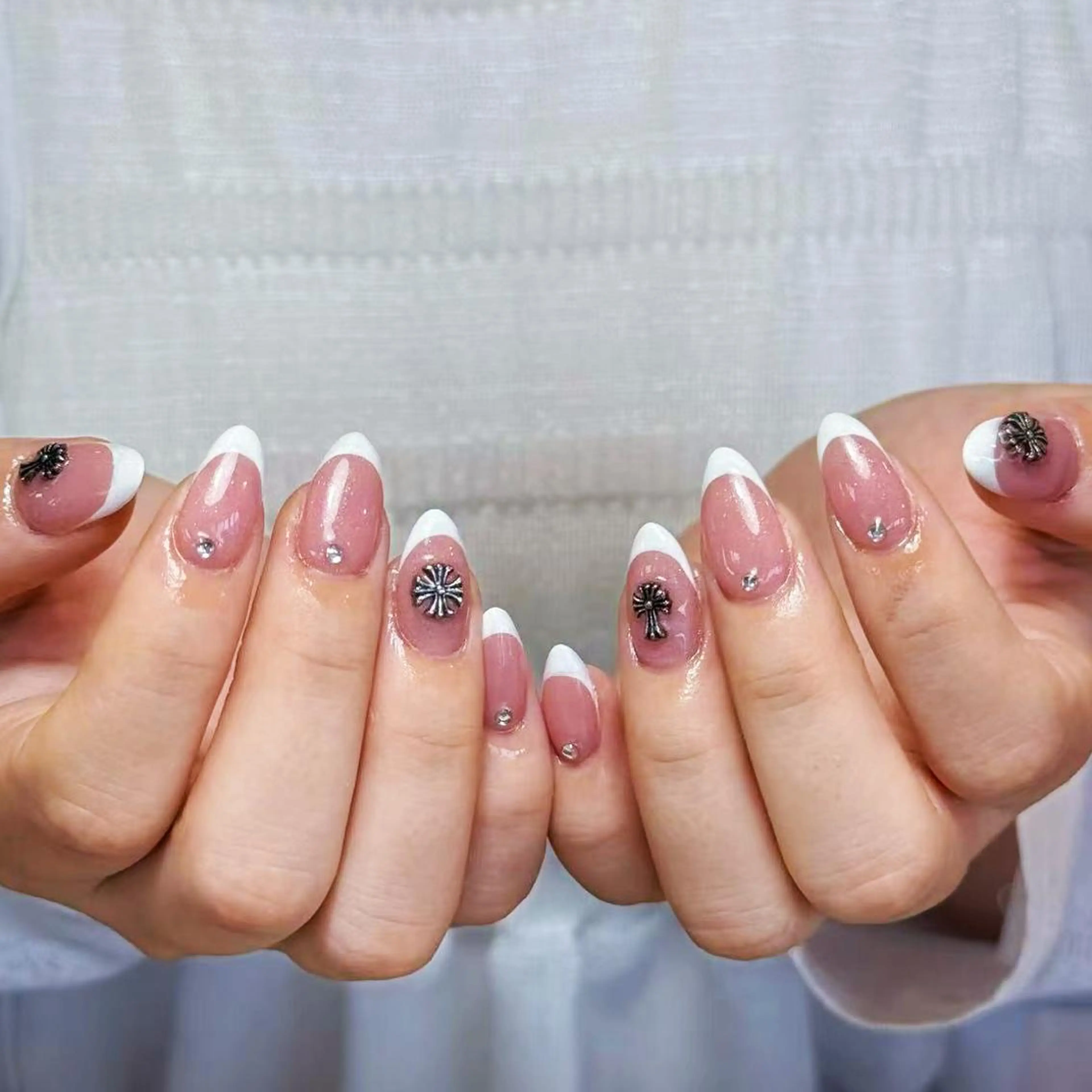 ネイル アートネイル オーロラネイル ガーリー キラキラネイル マグネットネイル ハンドネイル ハンドケア Diamond ✨のネイルデザイン