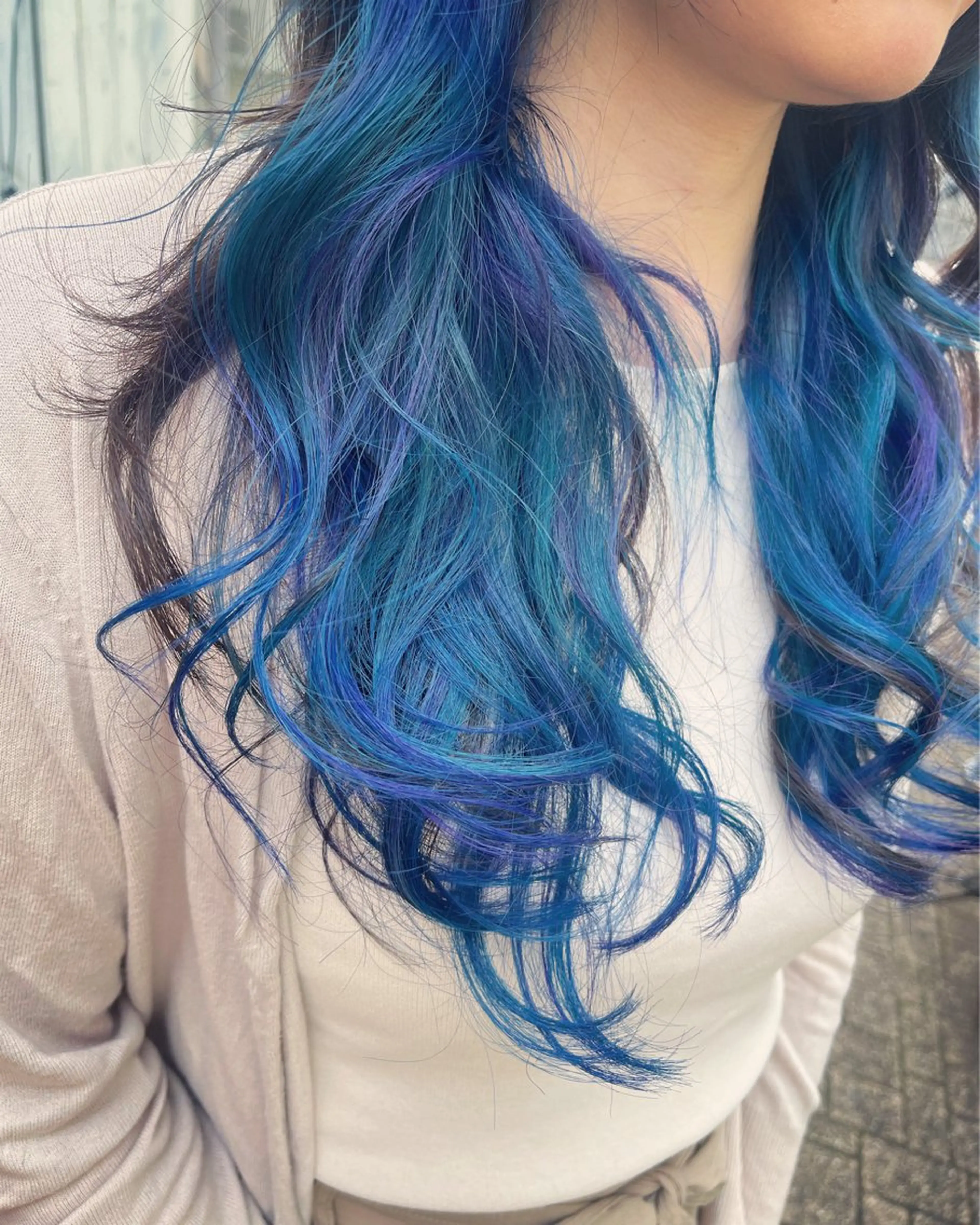 ロング カラー ブリーチ イヤリングカラー ユニコーンカラー カット ヘアカラー トリートメント 原宿サロン代表 デザインカラー伊藤卓のヘアスタイル