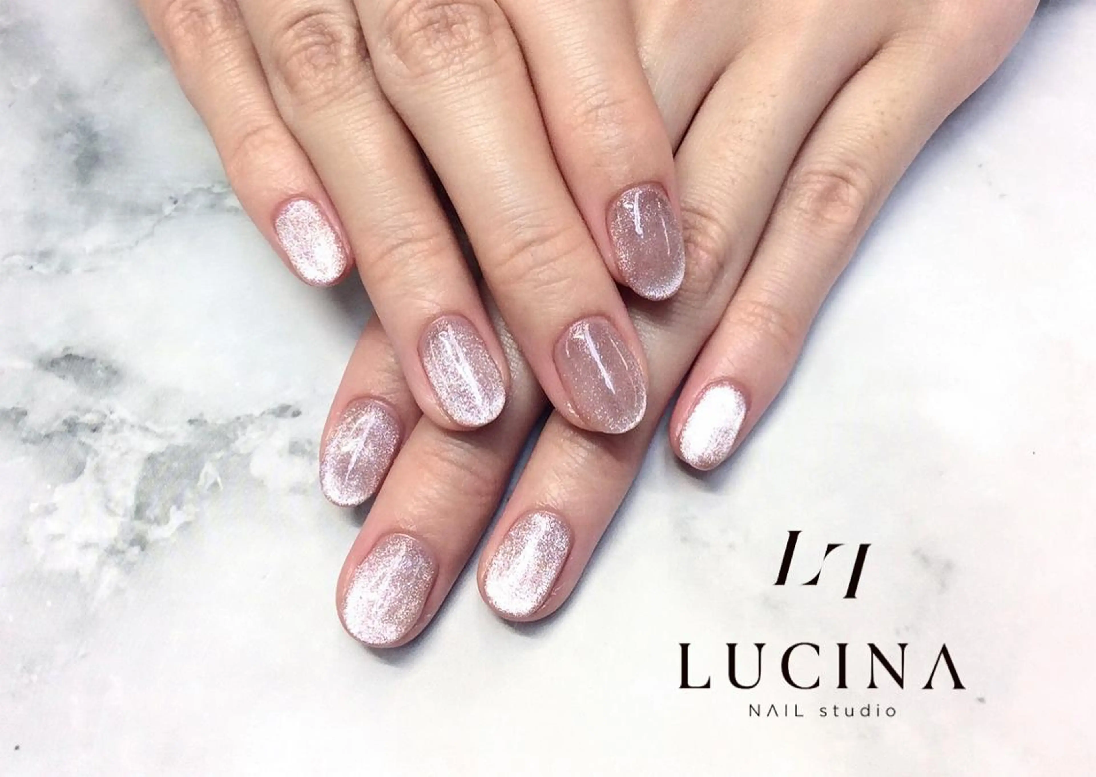 ネイル マグネットネイル マグネットワンカラー ワンカラーネイル ハンドネイル 新橋 ルキナ スタッフのネイルデザイン