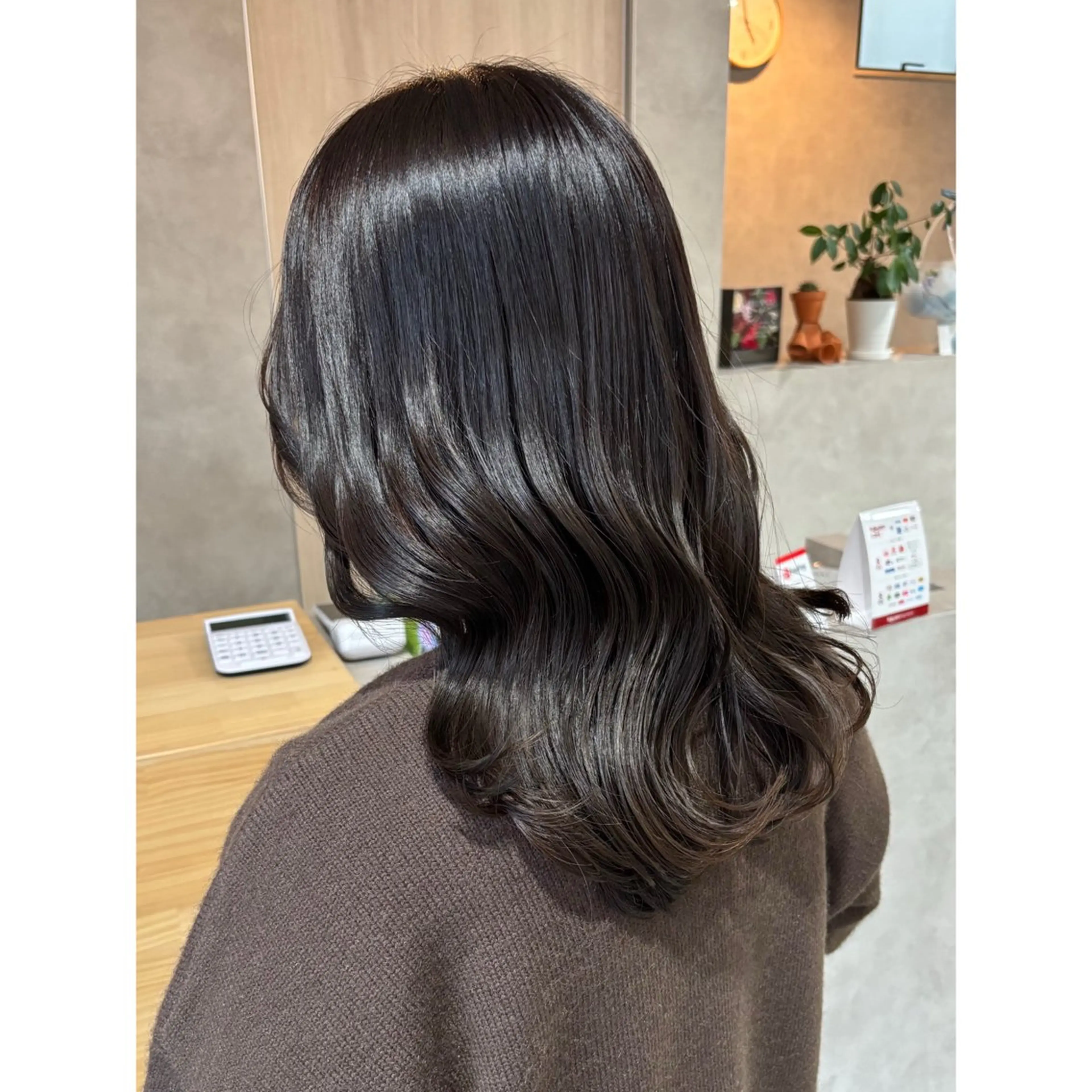 セミロング カラー 透明感カラー nook.【ヌーク】所属・アヤカ assistantのヘアスタイル