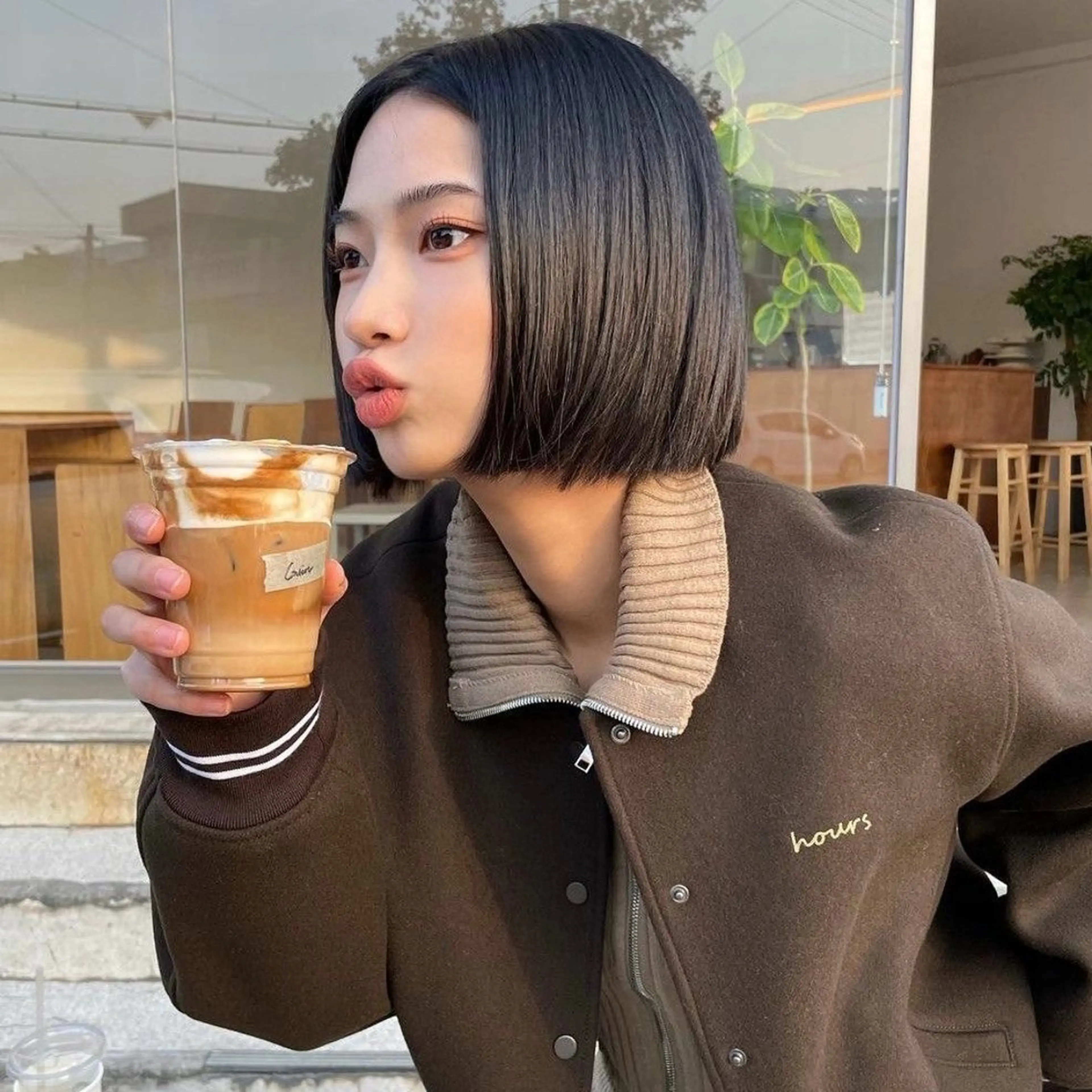 ショート カラー 切りっぱなしボブ 透明感カラー ボブ 顔まわりレイヤー 顔周りカット nonoka オリーブ/グレージュのヘアスタイル