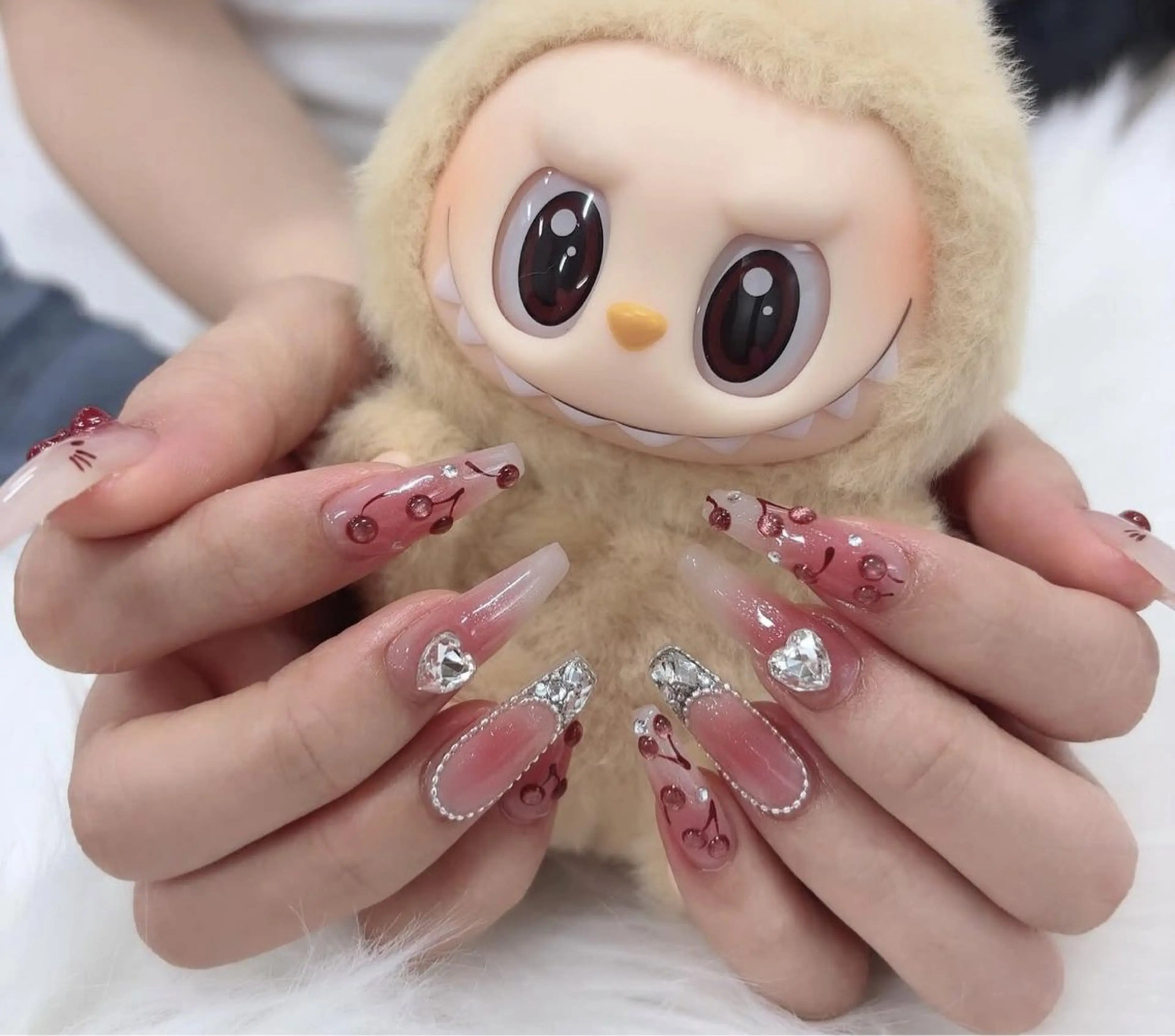 ネイル べっ甲ネイル チークネイル フラッシュネイル フラワーネイル フットネイル ハンドネイル LilyLala Nailsalonのネイルデザイン