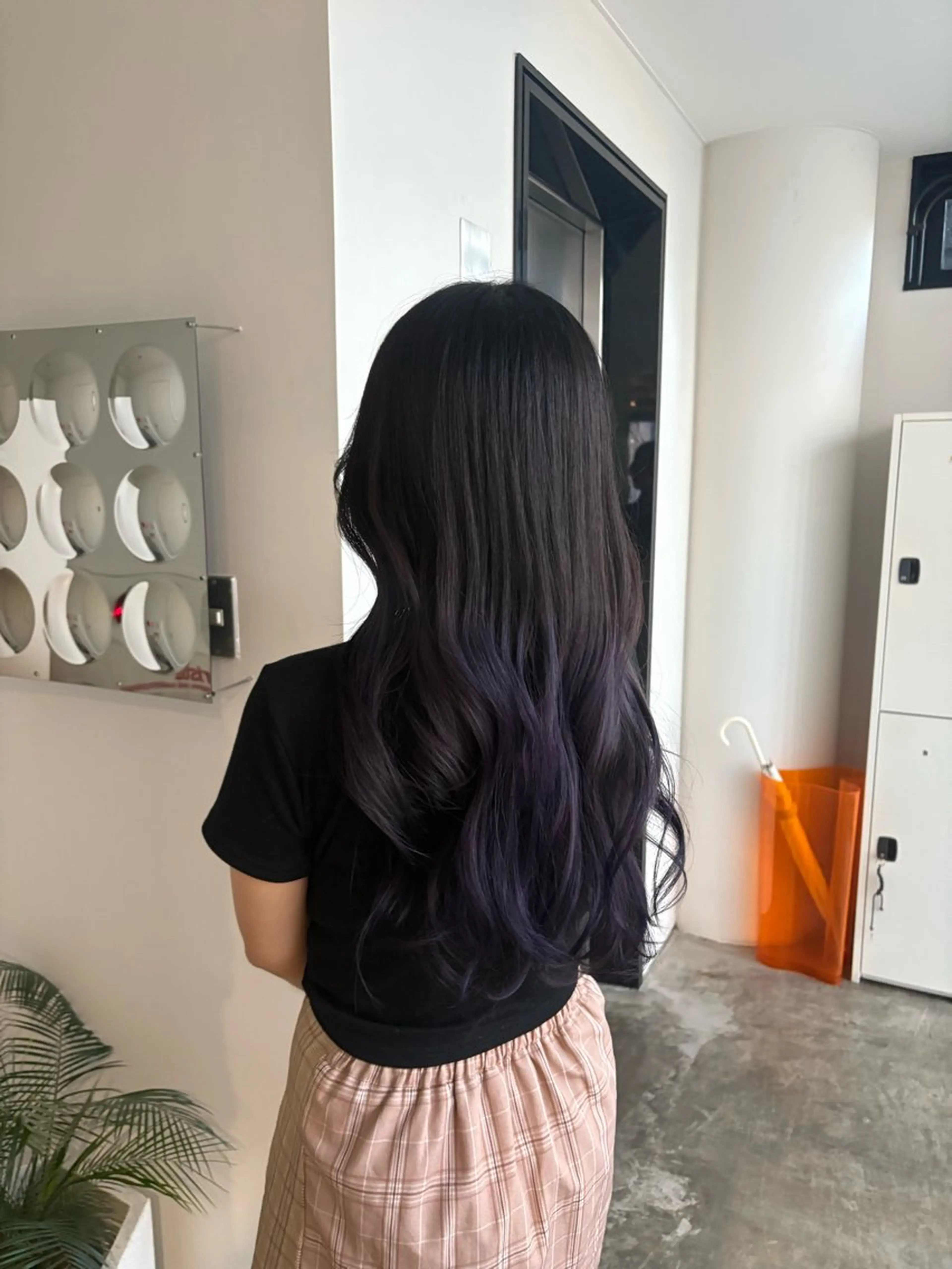 ロング カラー ブリーチ グラデーションカラー インナーカラー パープルカラー カット ヘアカラー トリートメント Jr.スタイリスト ヨシノヒメカのヘアスタイル