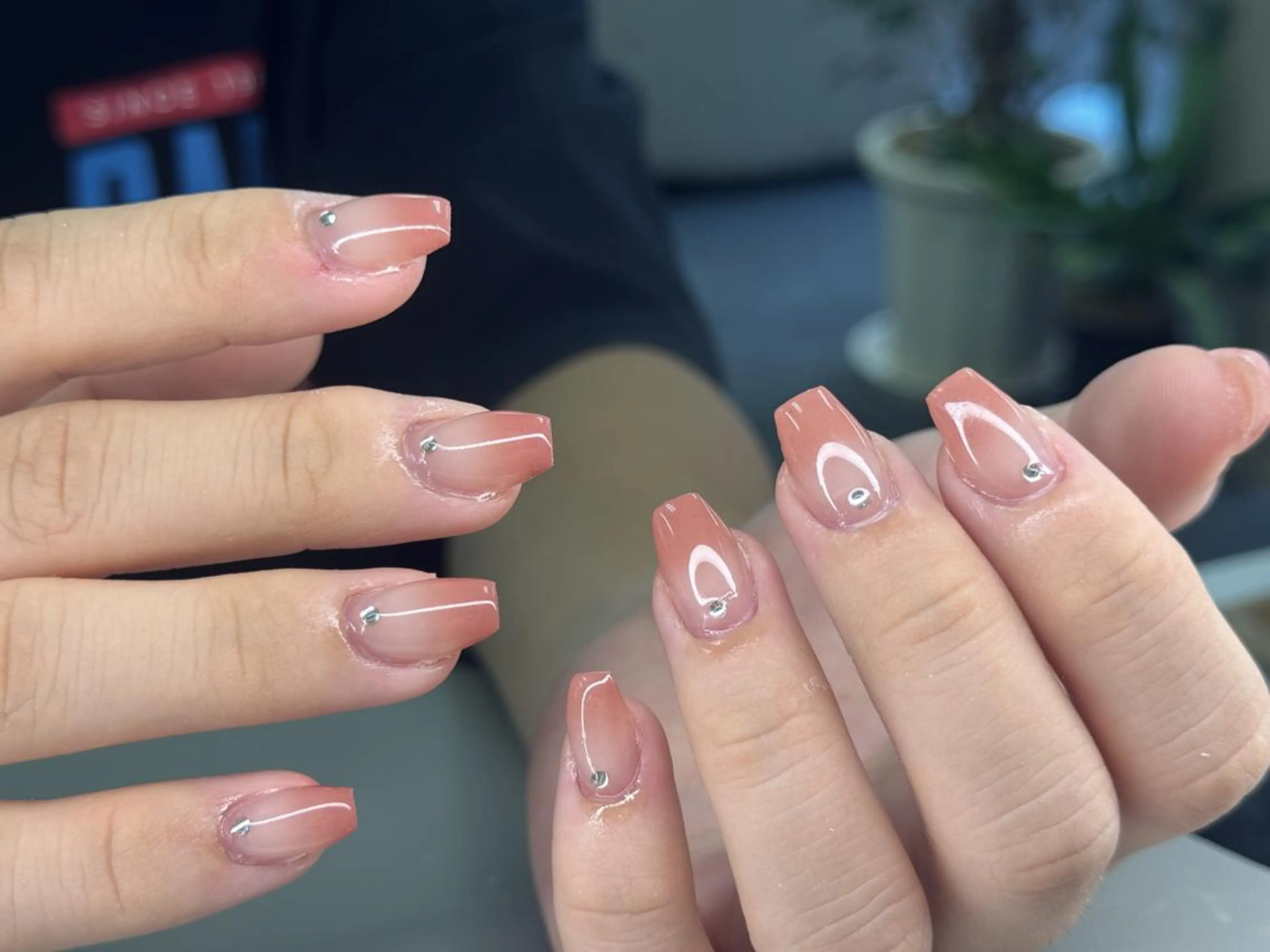 ネイル ストーンネイル ハンドネイル ココナッツ 研修2のネイルデザイン