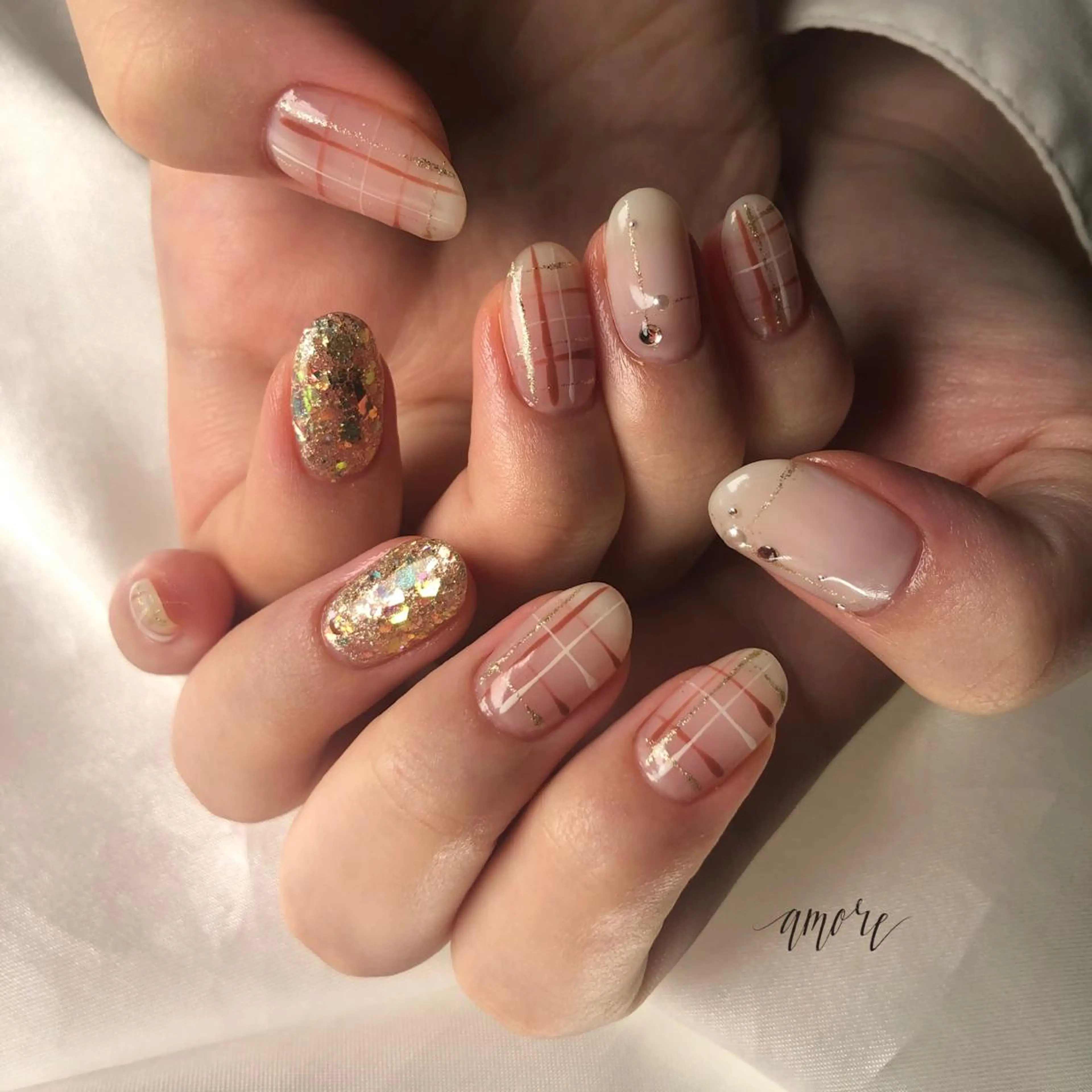 ネイル ジェルネイル 氷ネイル・うるうるネイル キラキラネイル マグネットネイル ミラーネイル You kyehwaのネイルデザイン