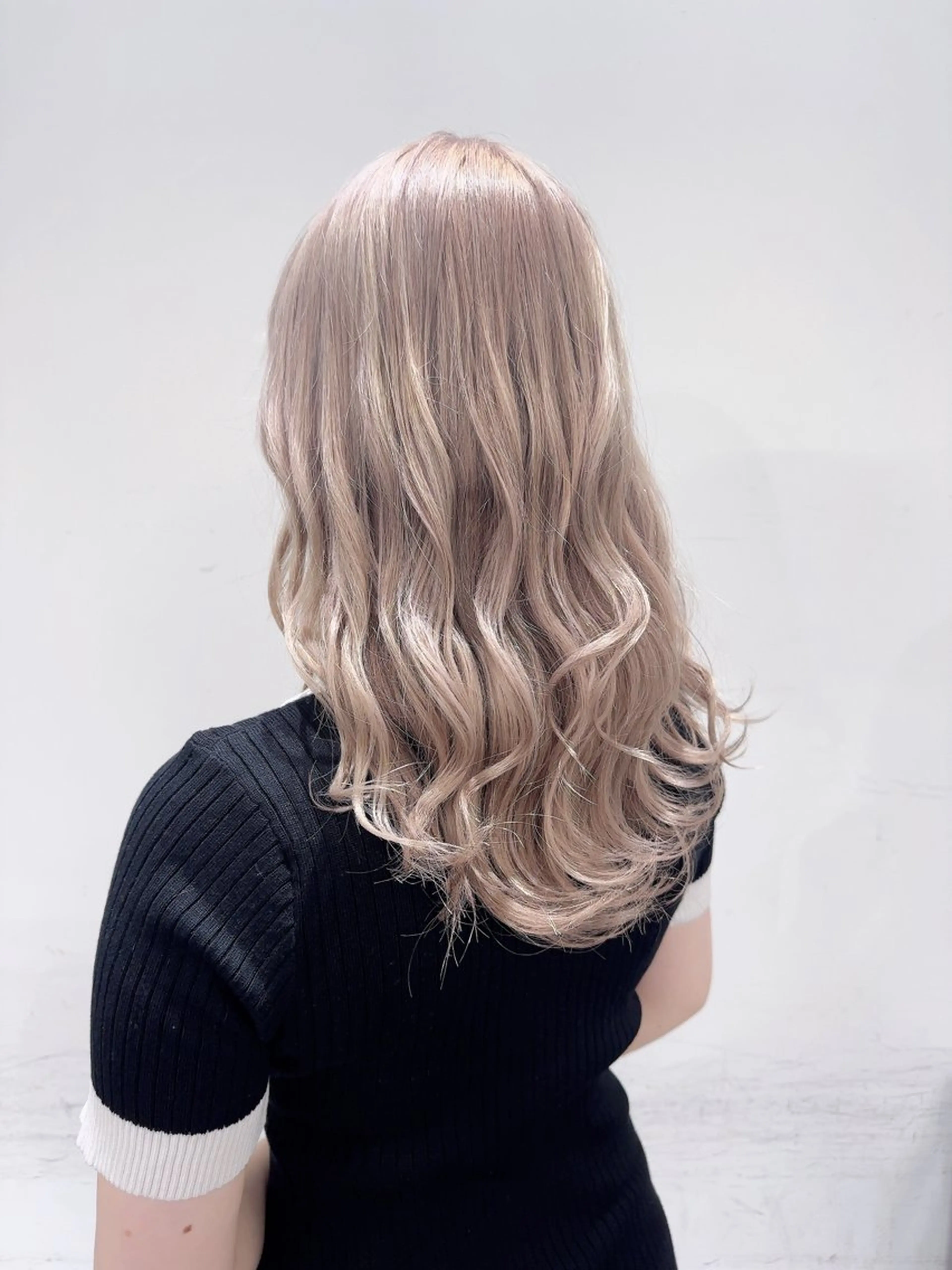 セミロング カラー ウルフカット指名 No. 1橘しゅうとのヘアスタイル