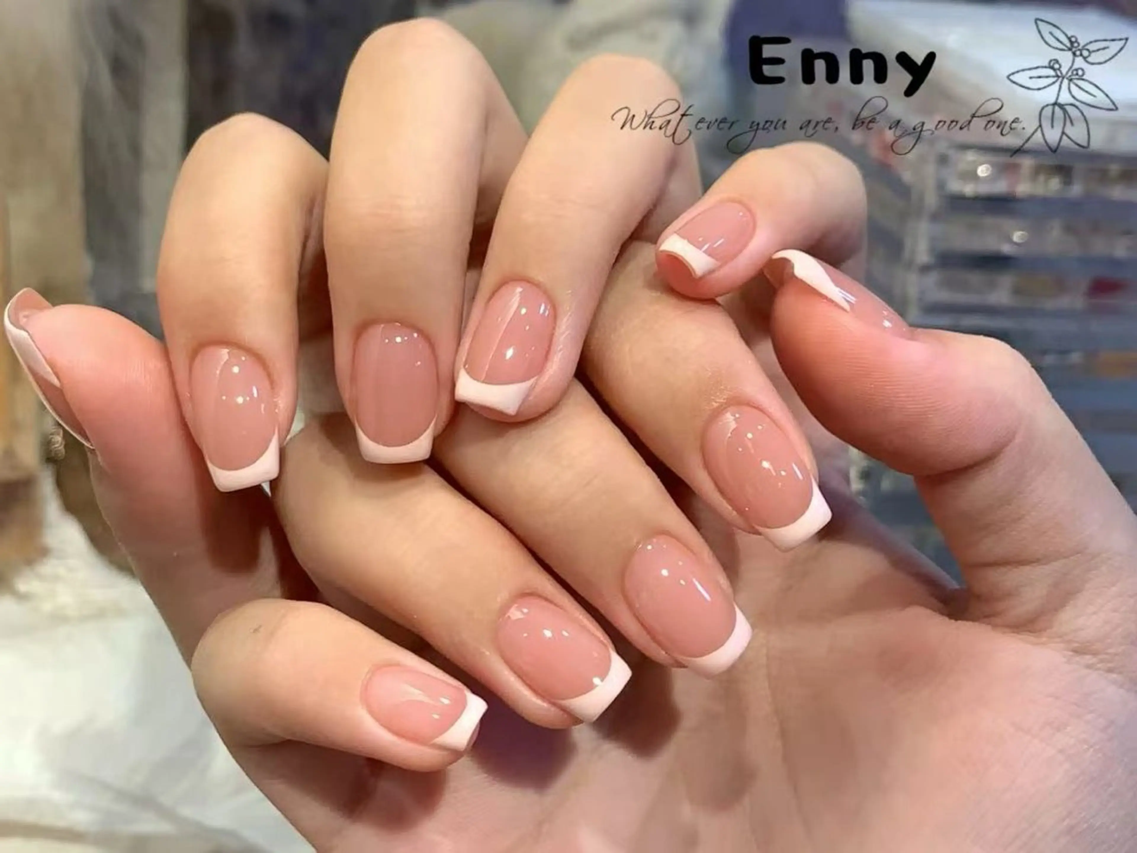 上品で飽きないおすすめデザイン【フレンチネイル】「2級持ち研修ネイリスト対応」8890円→4200の写真