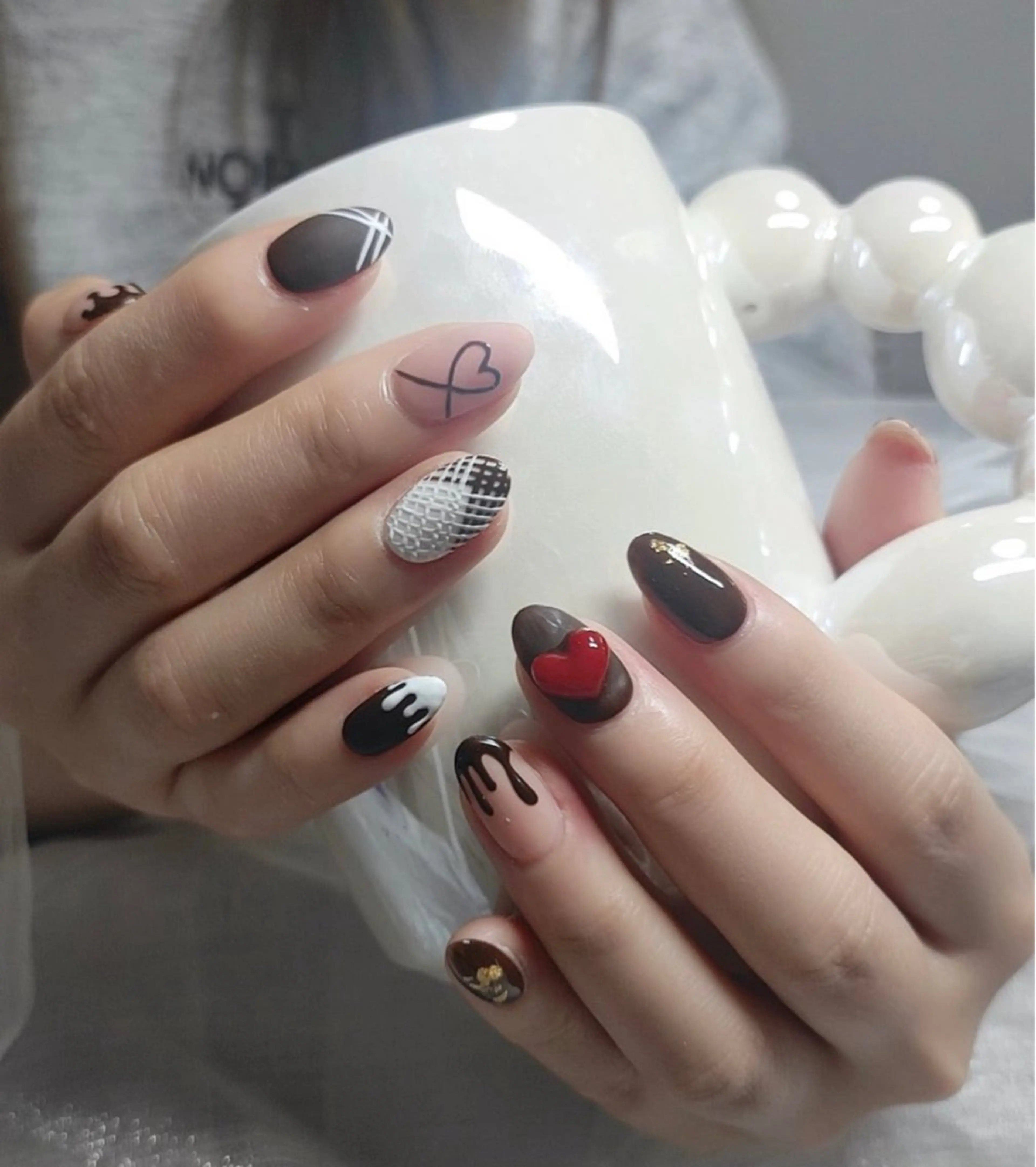 ネイル 持ち込み バレンタイン ハンドネイル ＆ME ネイルサロンのネイルデザイン