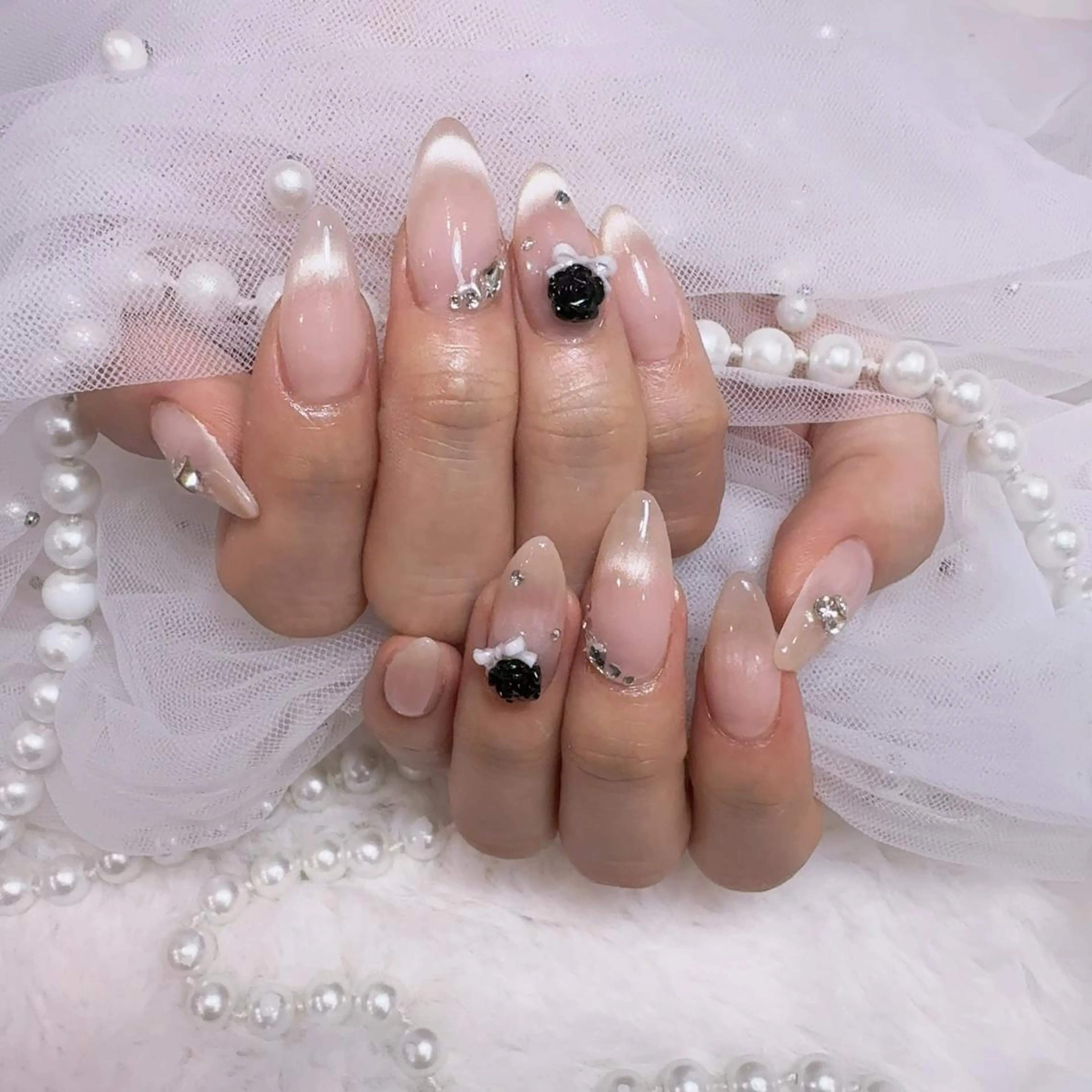 ネイル アートネイル フラッシュネイル フレンチネイル ジェルネイル ガラスフレンチ M2 BEAUTY ネイル　サロンのネイルデザイン