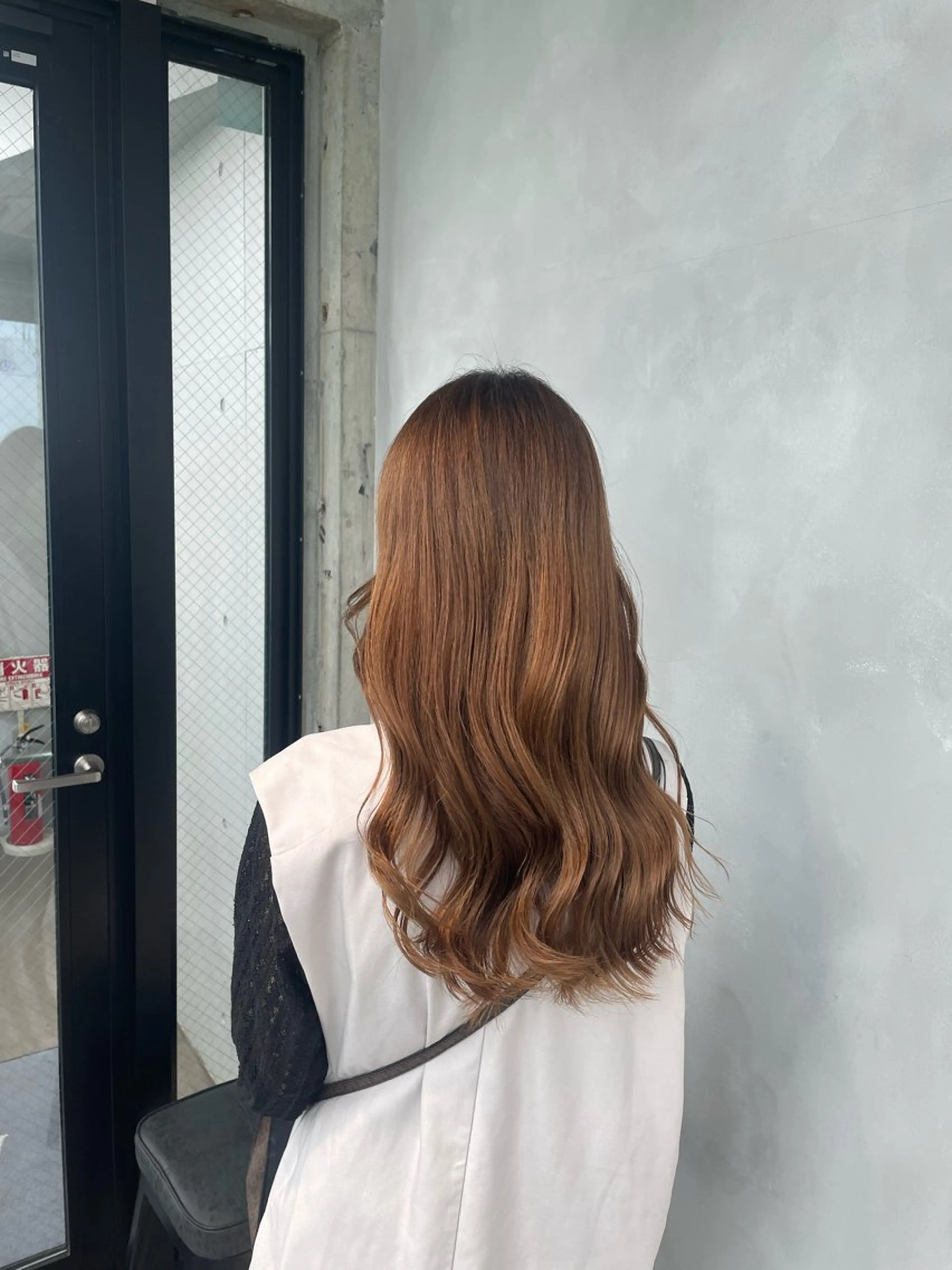 ロング カラー くびれヘア 韓国風ヘア トリートメント 暖色/ハイトーン/ カラー/HBLのヘアスタイル