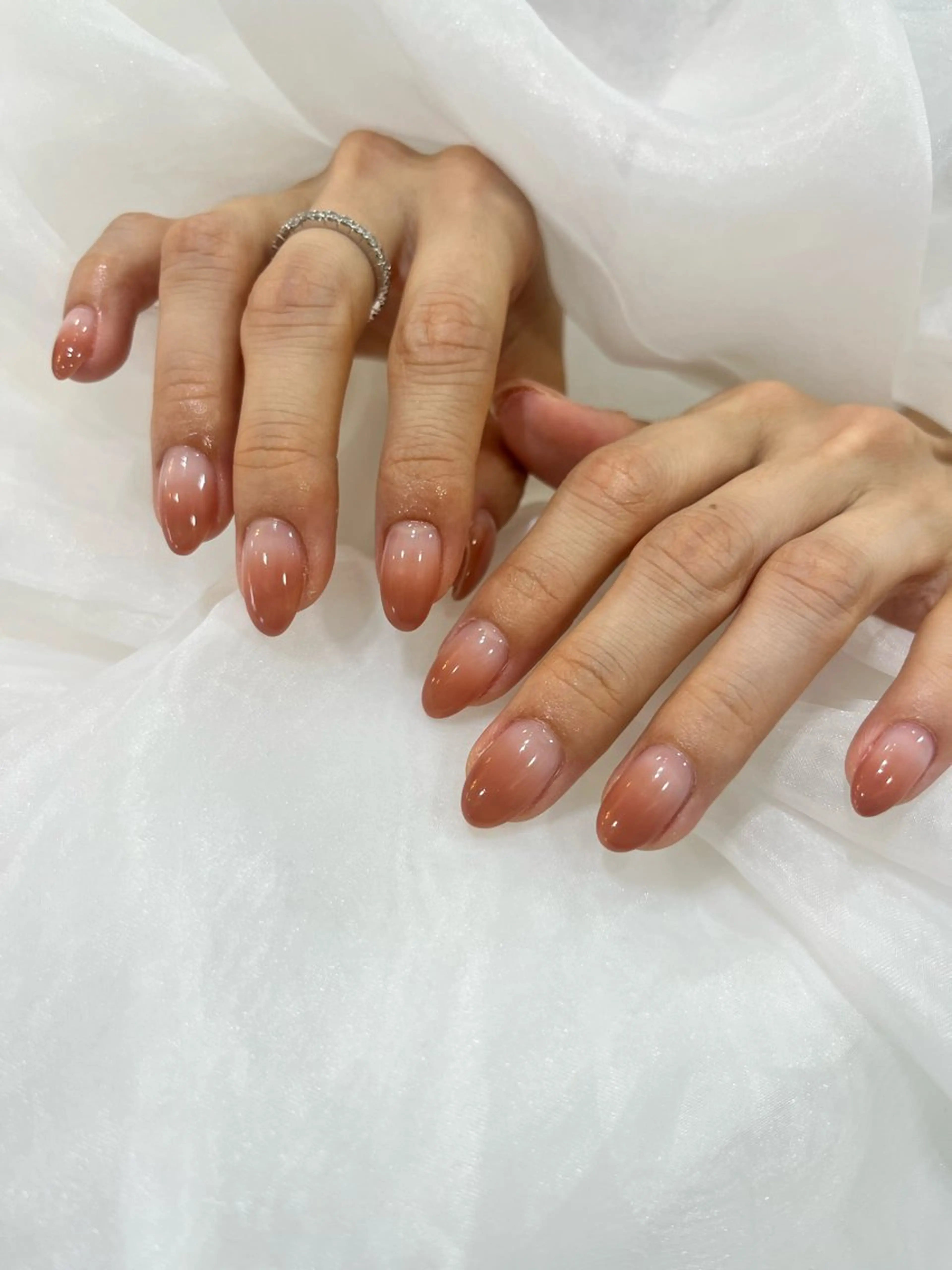 ネイル グラデーション ハンドネイル éclat-nail salon-所属・松本 ゆみかのネイルデザイン