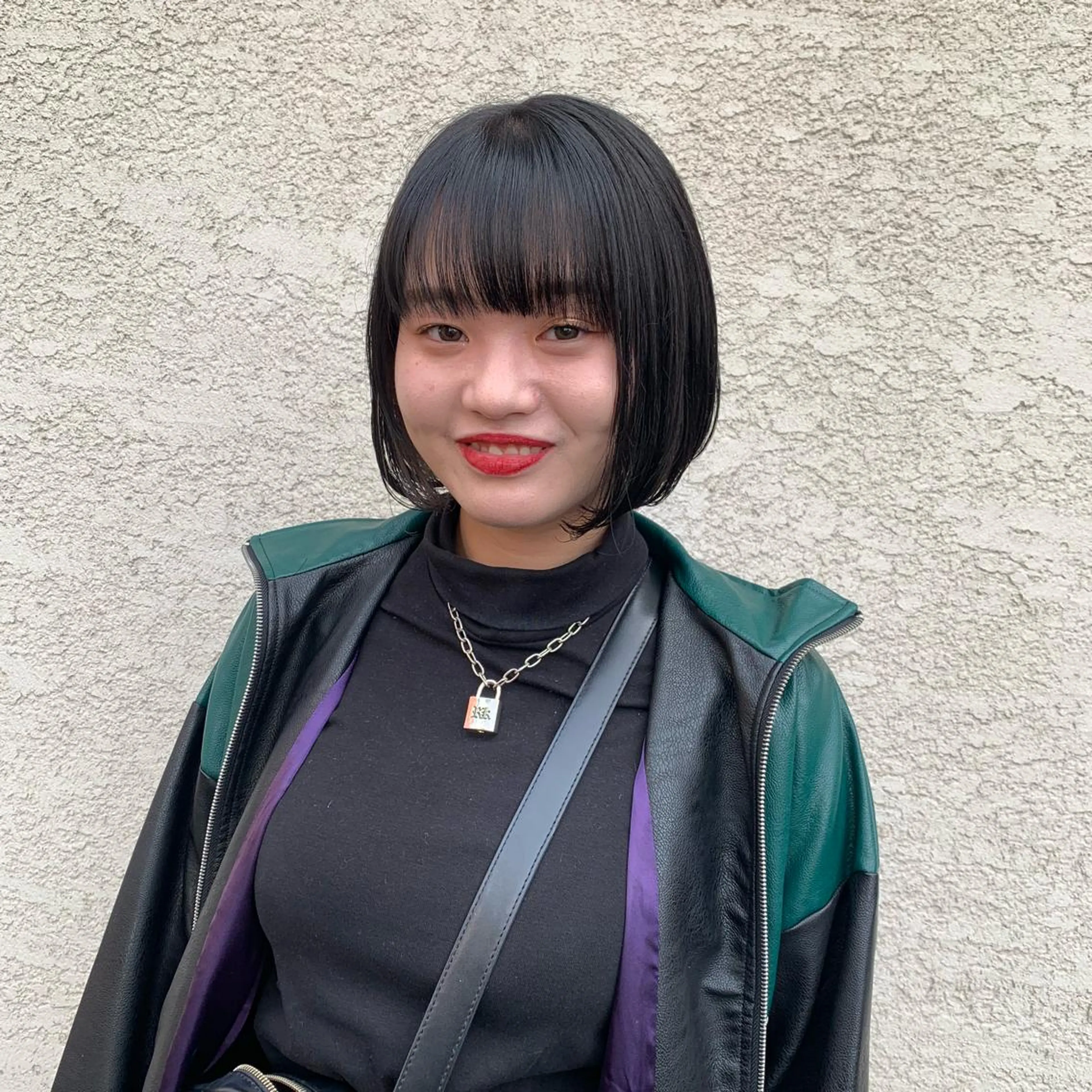 ショート カラー ヘアアレンジ 黒髪 ブルーカラー ブルーブラック ボブ タンバルモリ 韓国×巻ける髪質改善 💍maki💍のヘアスタイル