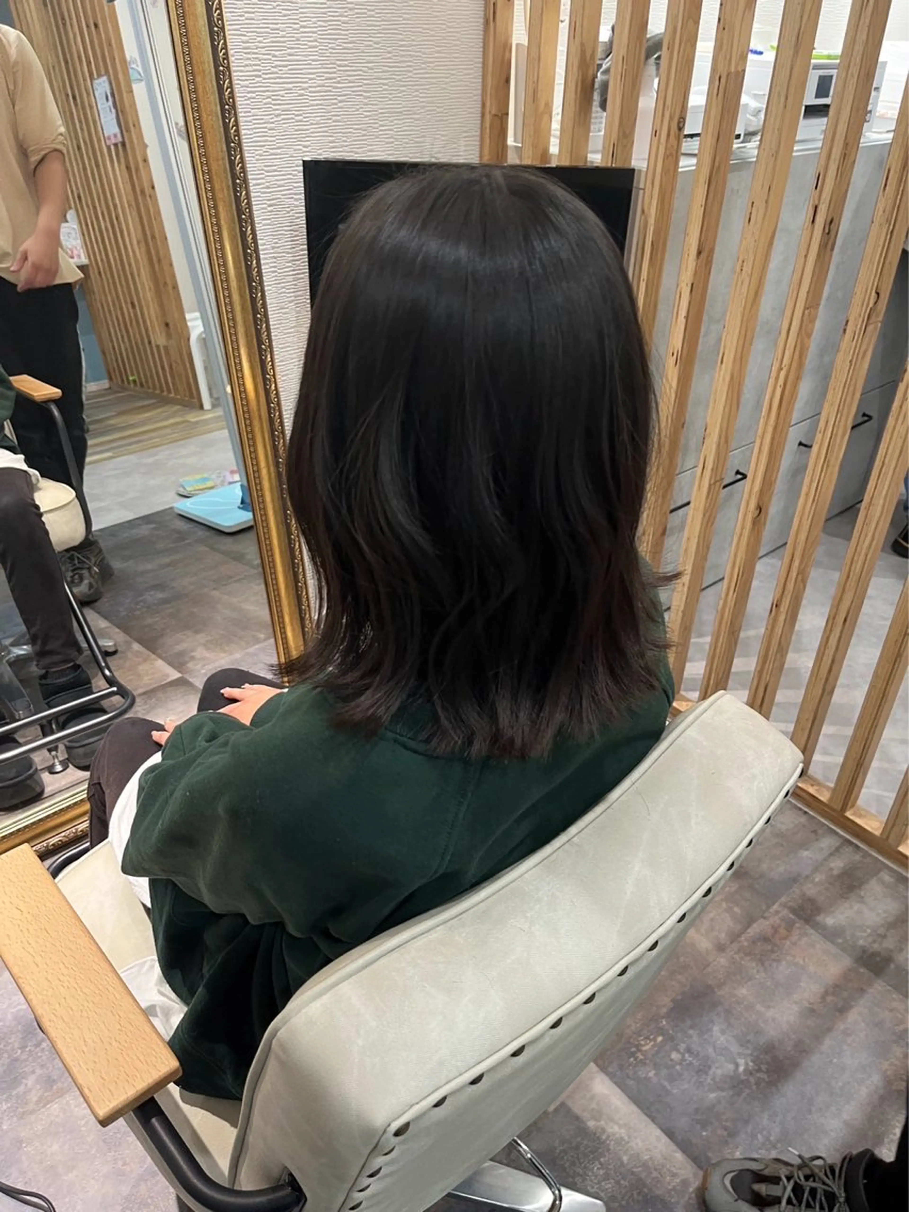 セミロング 似合わせカット 縮毛矯正 キッズヘアー ルッツのヘアスタイル