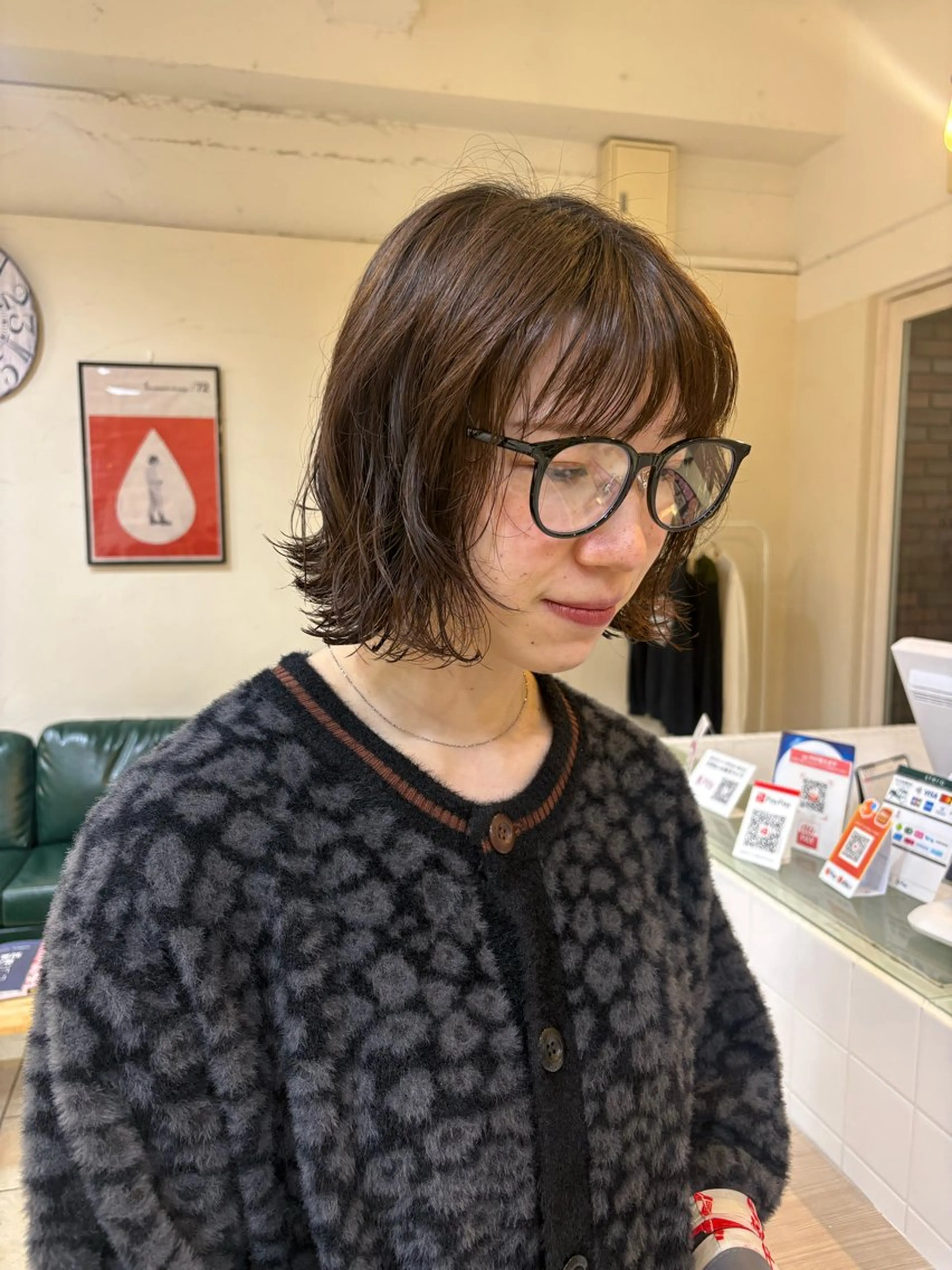 ミディアム パーマ ミディアムパーマ ボブ 外ハネヘア カット パーマ スズキ ユウナのヘアスタイル