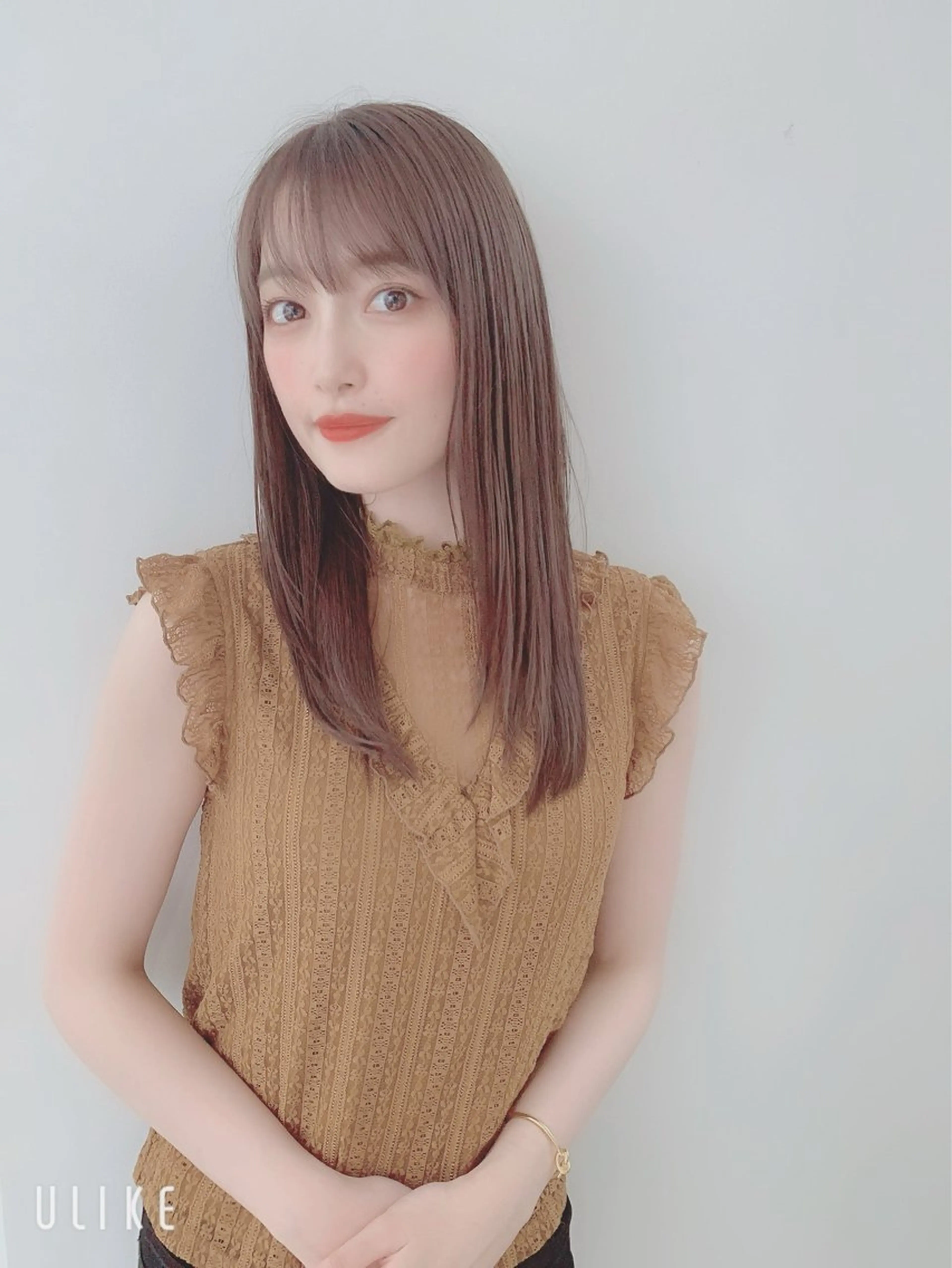 ロング カラー アッシュ 透明感カラー ミルクティーアッシュ レイヤーカット カット ヘアカラー トリートメント mattsu所属・松川  智行のヘアスタイル