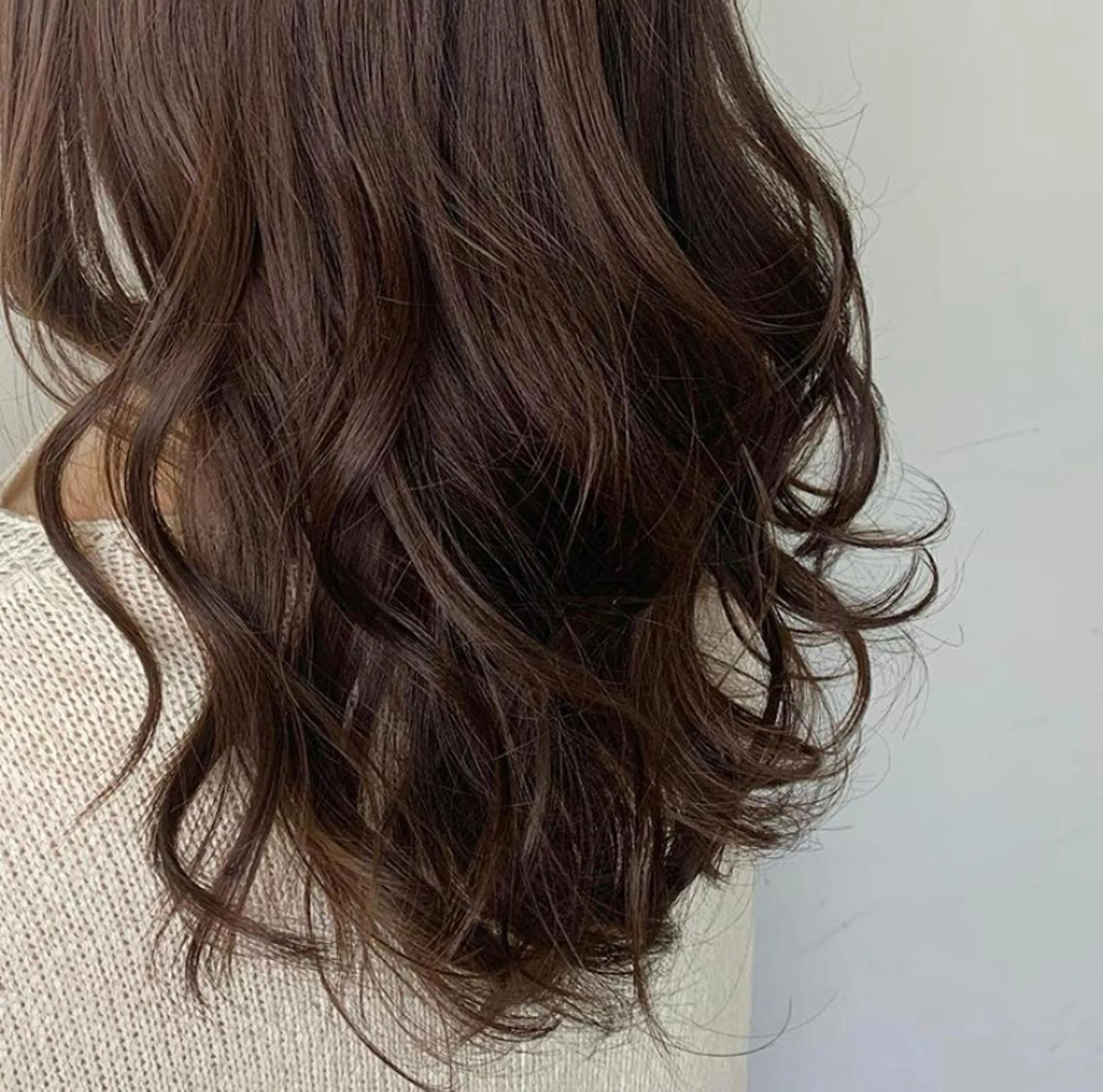 ロング カラー 小森 衣純のヘアスタイル