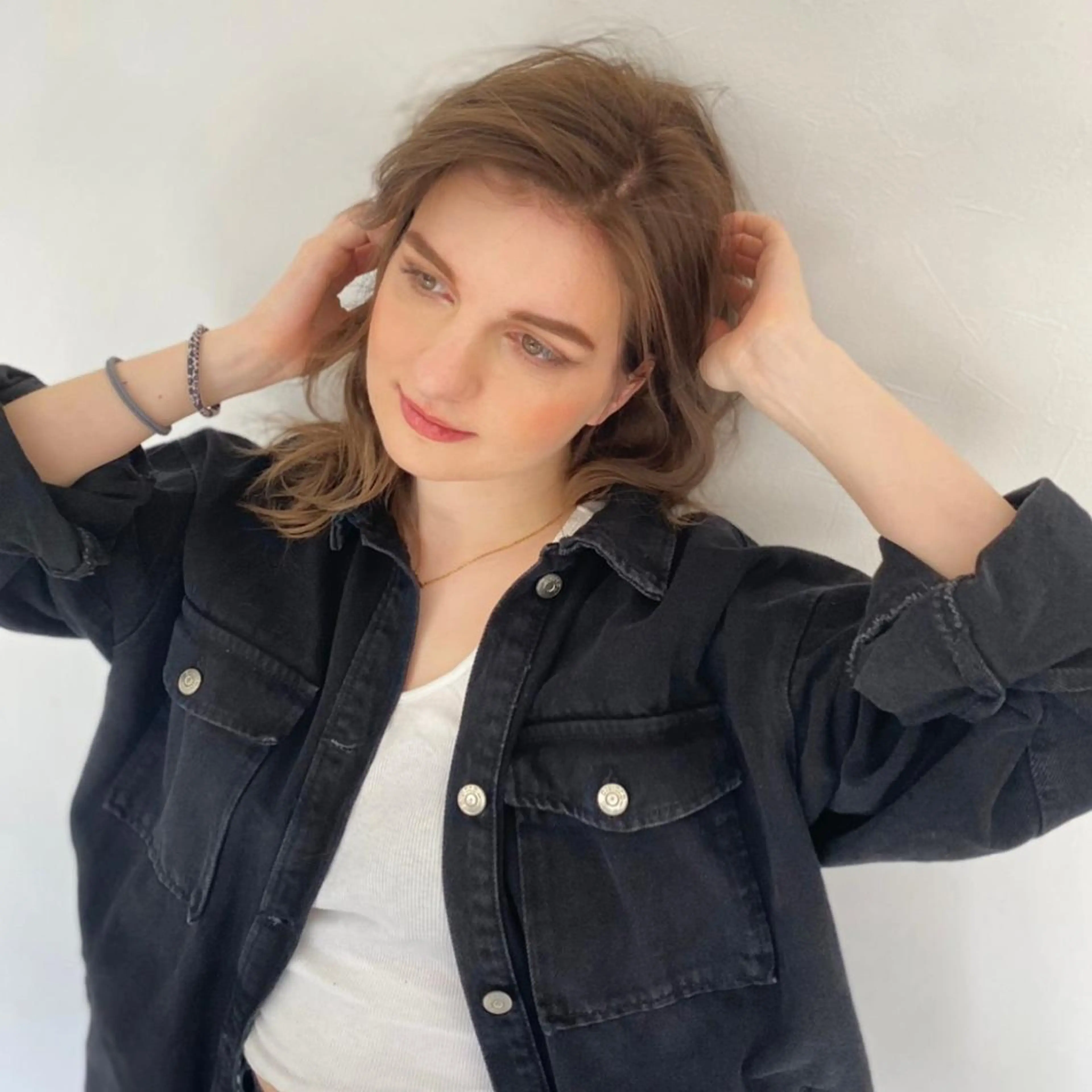 ミディアム カラー ベージュカラー ブリーチ haconeco【ハコネコ】所属・小川 舜人のヘアスタイル