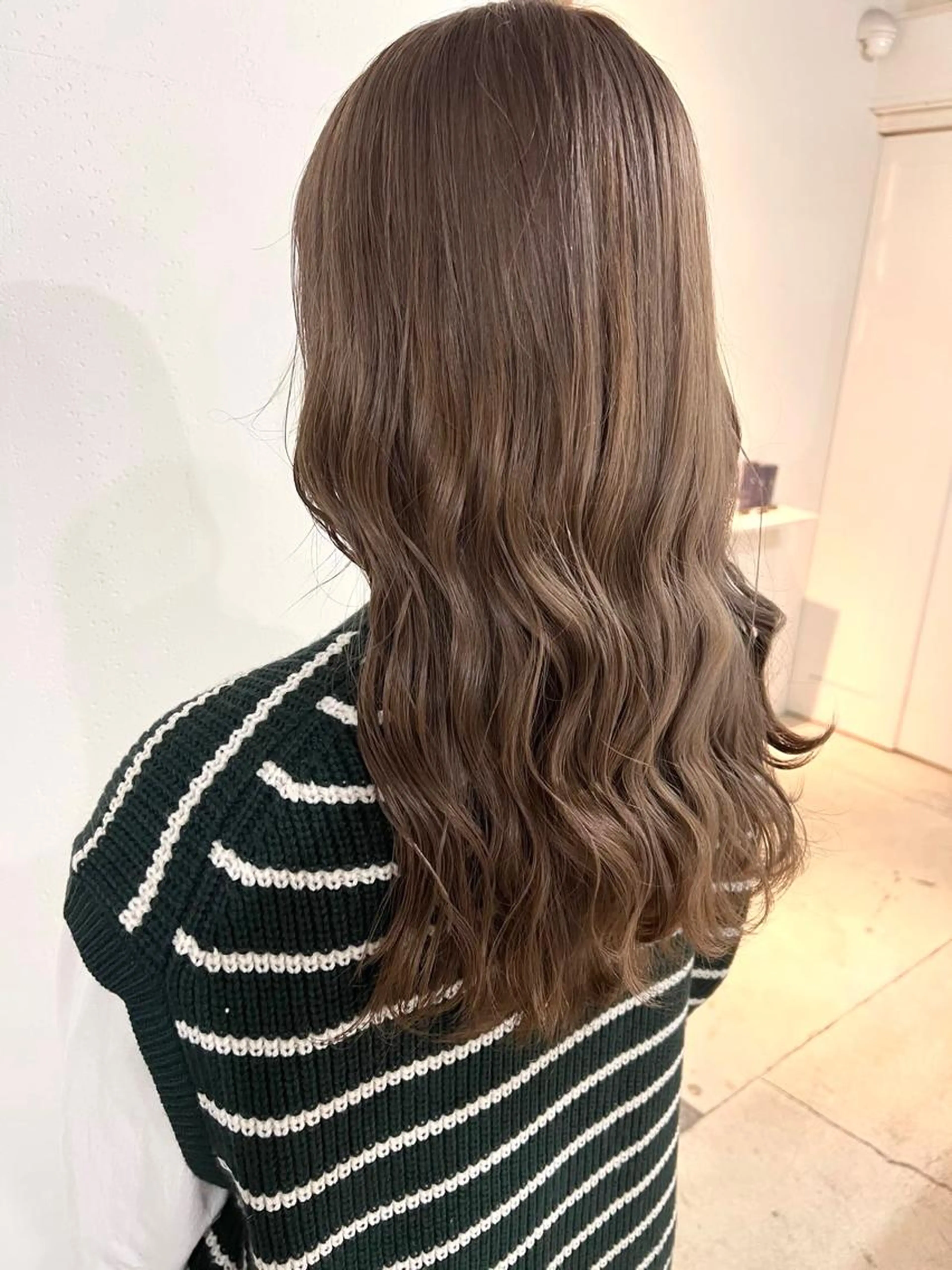 🍀透明感抜群🍀ワンカラー➕艶感プラストリートメント❣️ロング料金なし❣️の写真