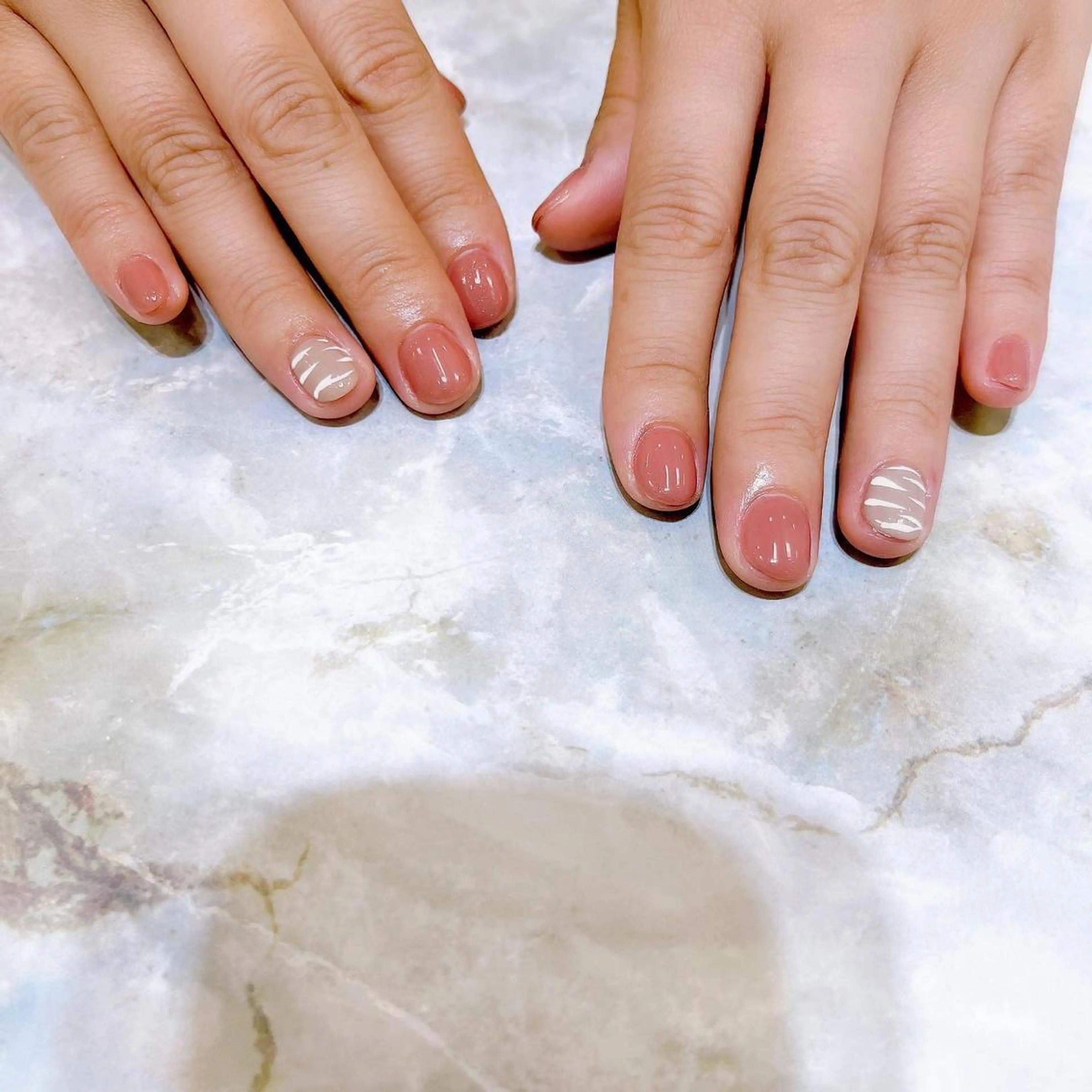 ネイル アートネイル ジェルネイル 氷ネイル・うるうるネイル キラキラネイル オフィスネイル ♾nail 恵美のマツエク・マツパデザイン