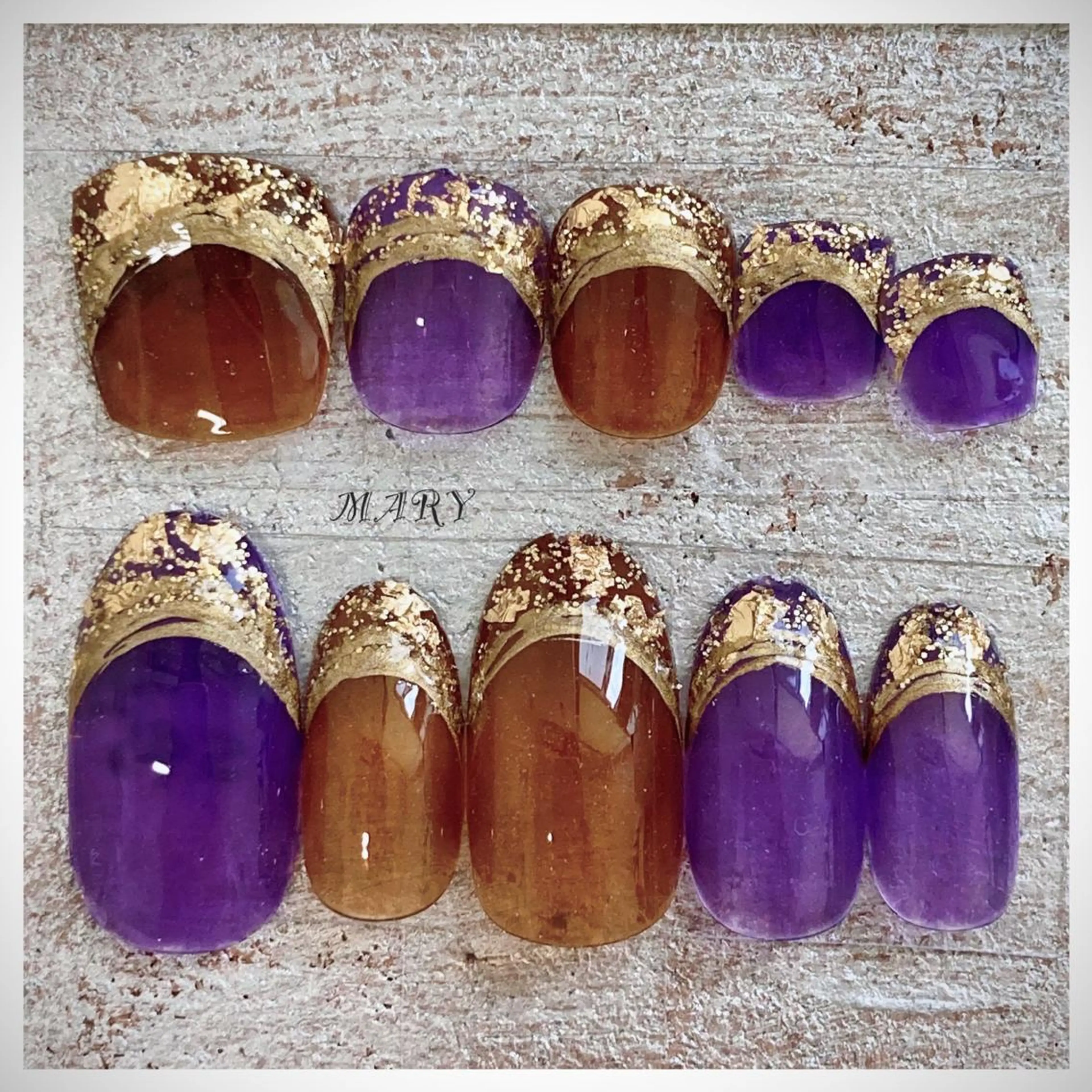 ネイル ブラウン フットネイル フレンチネイル おそろいネイル ニュアンスネイル フットネイル Mary nail所属・Mary nail .narumiのネイルデザイン